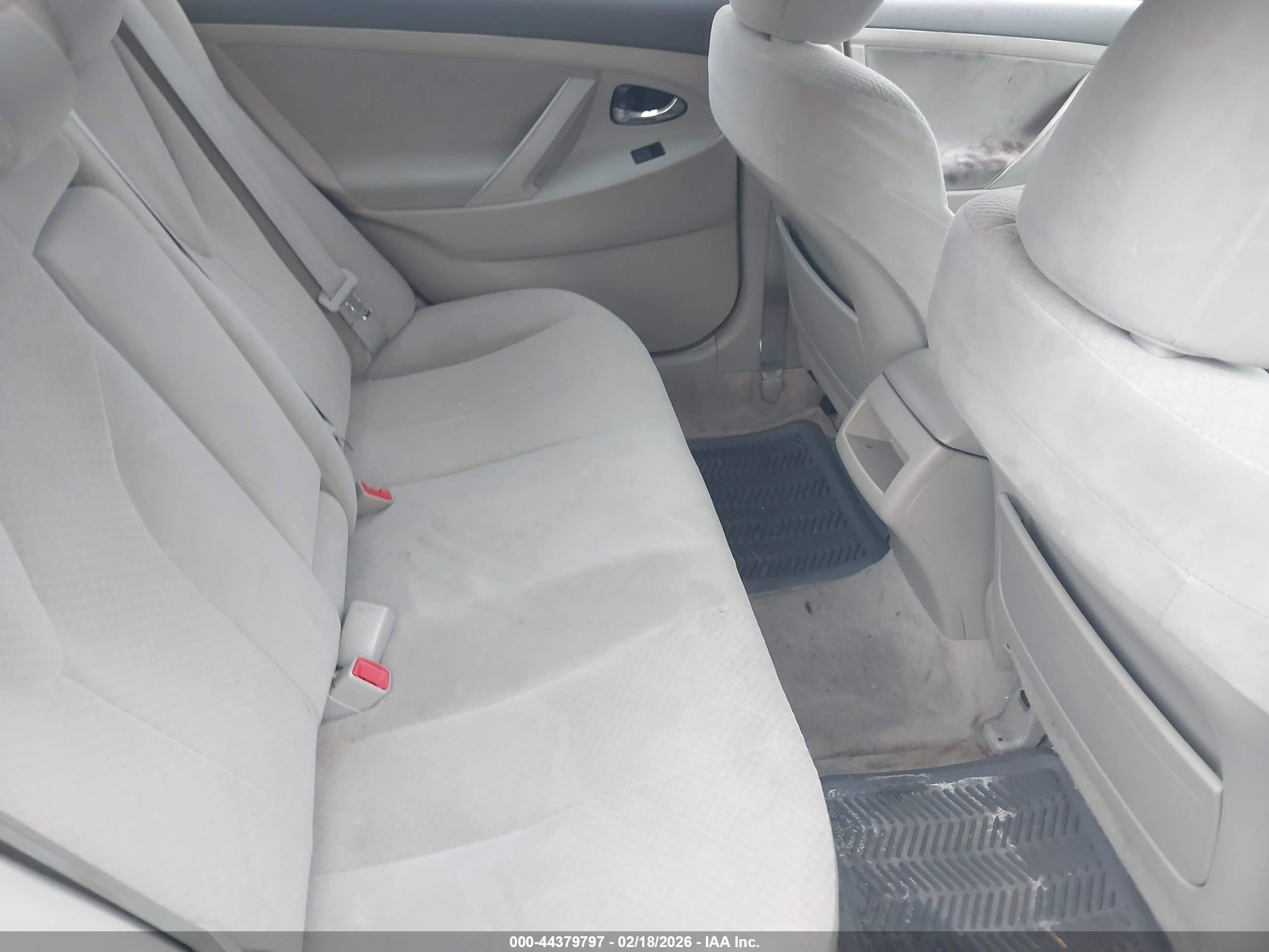 TOYOTA CAMRY image 8