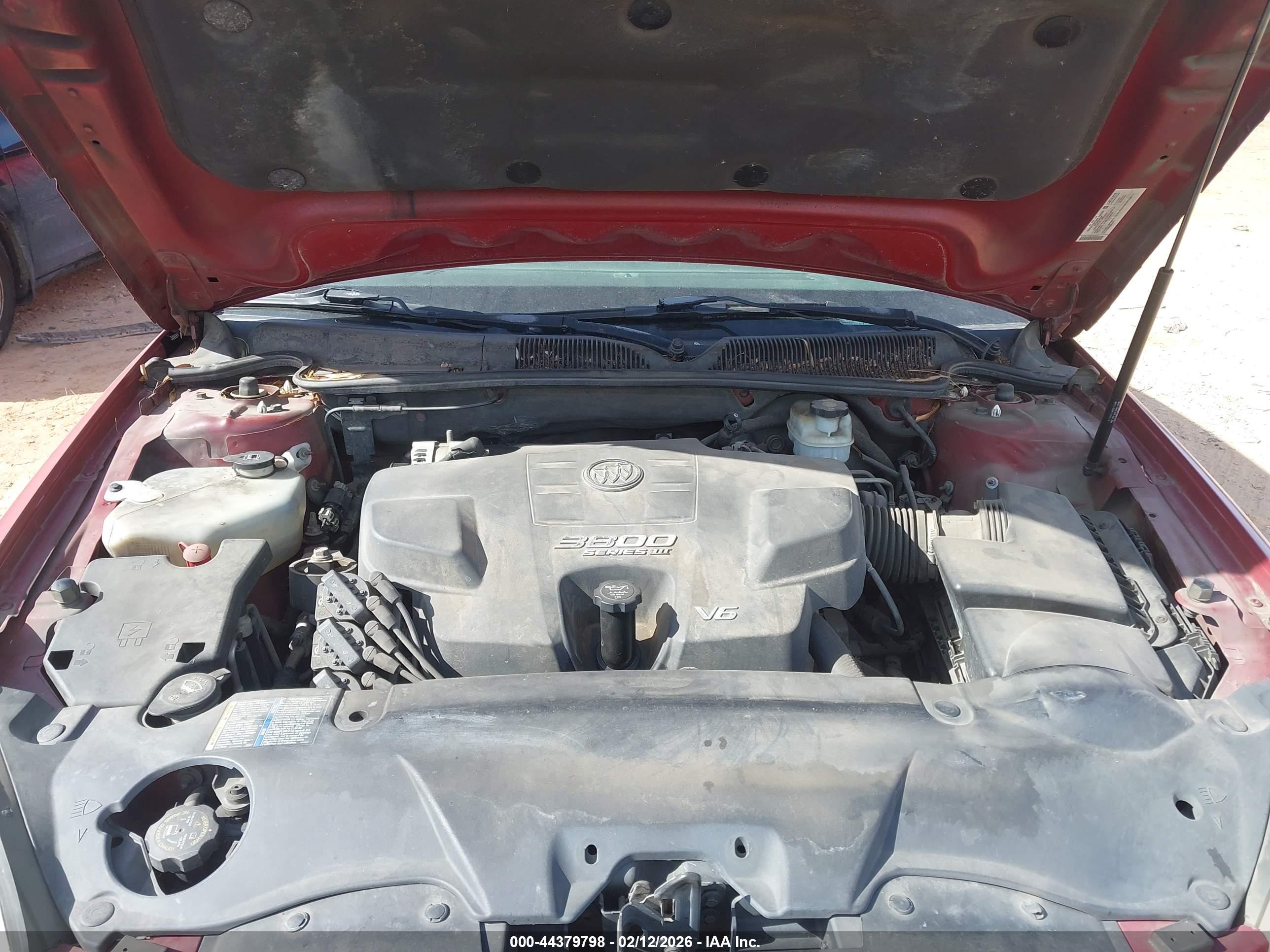 BUICK LUCERNE image 10