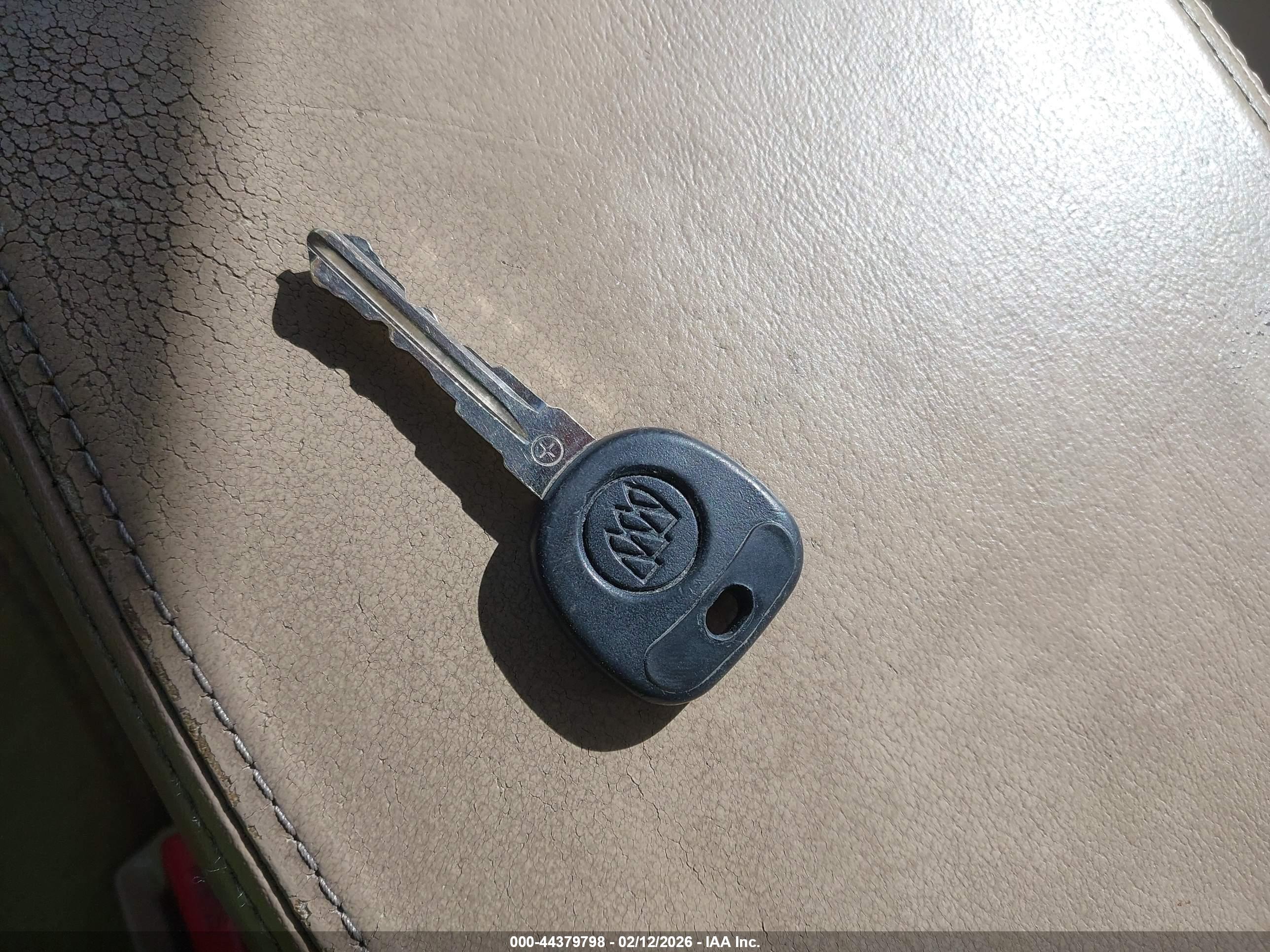 BUICK LUCERNE image 11