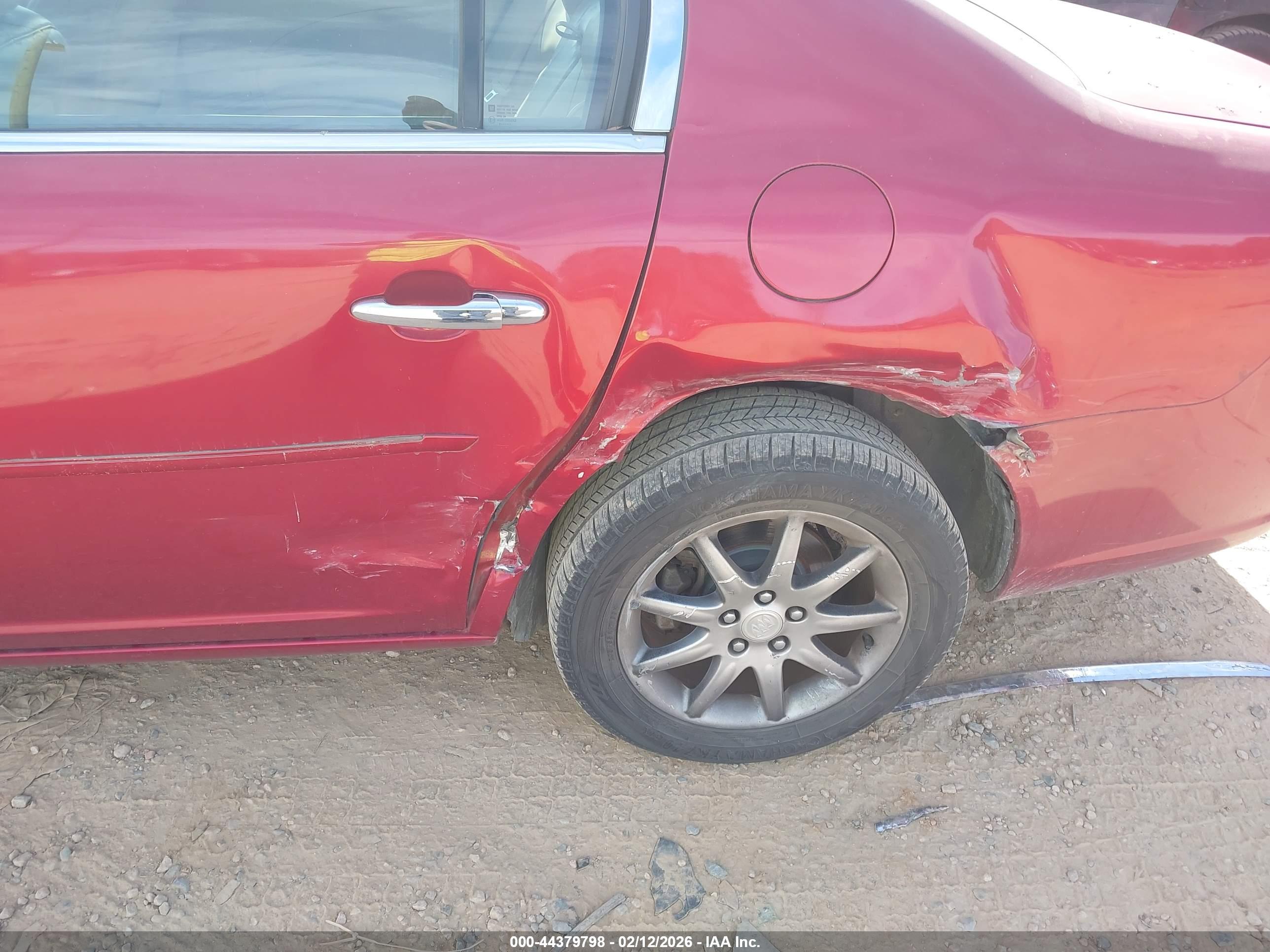 BUICK LUCERNE image 6