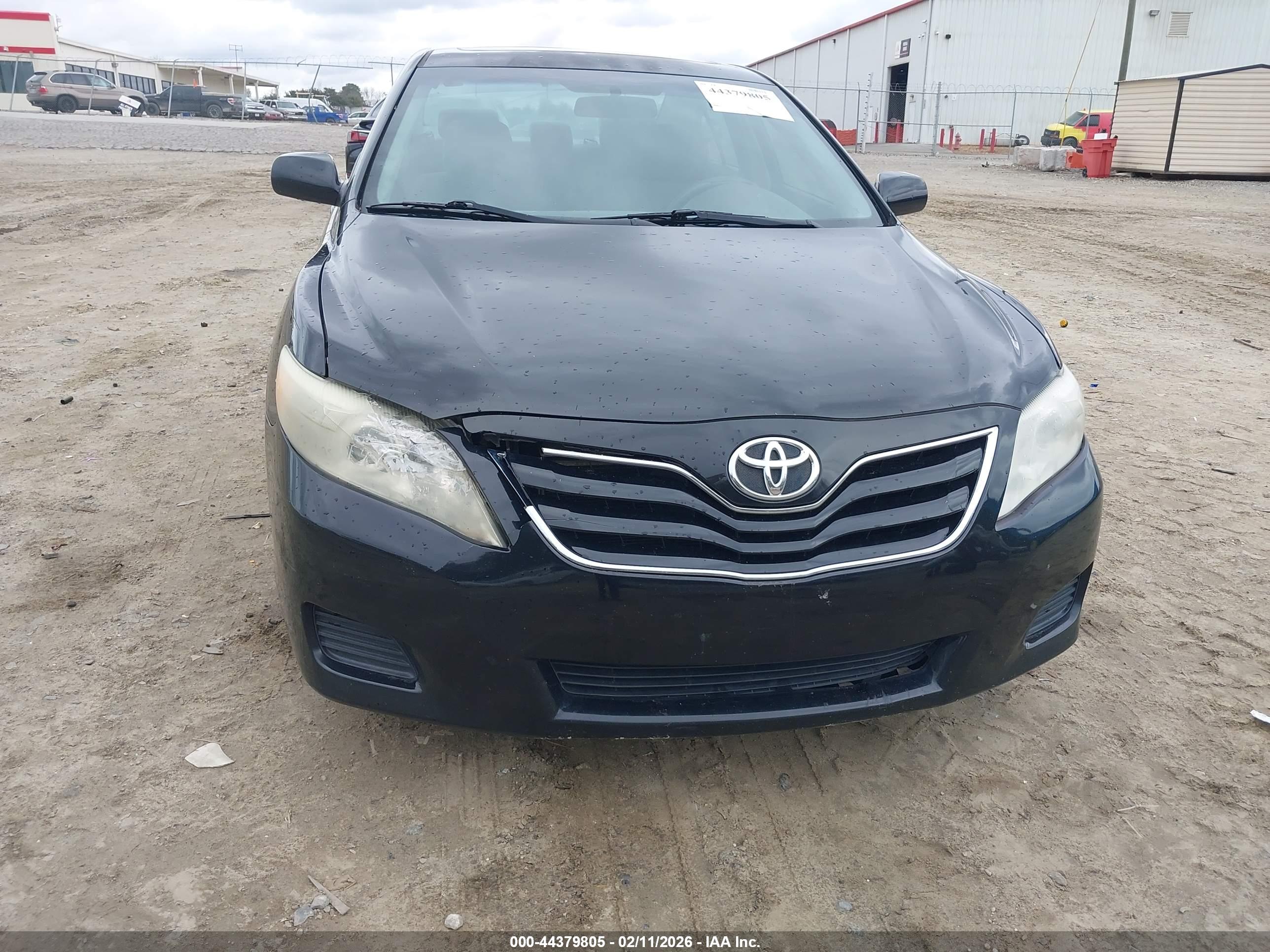 TOYOTA CAMRY image 6