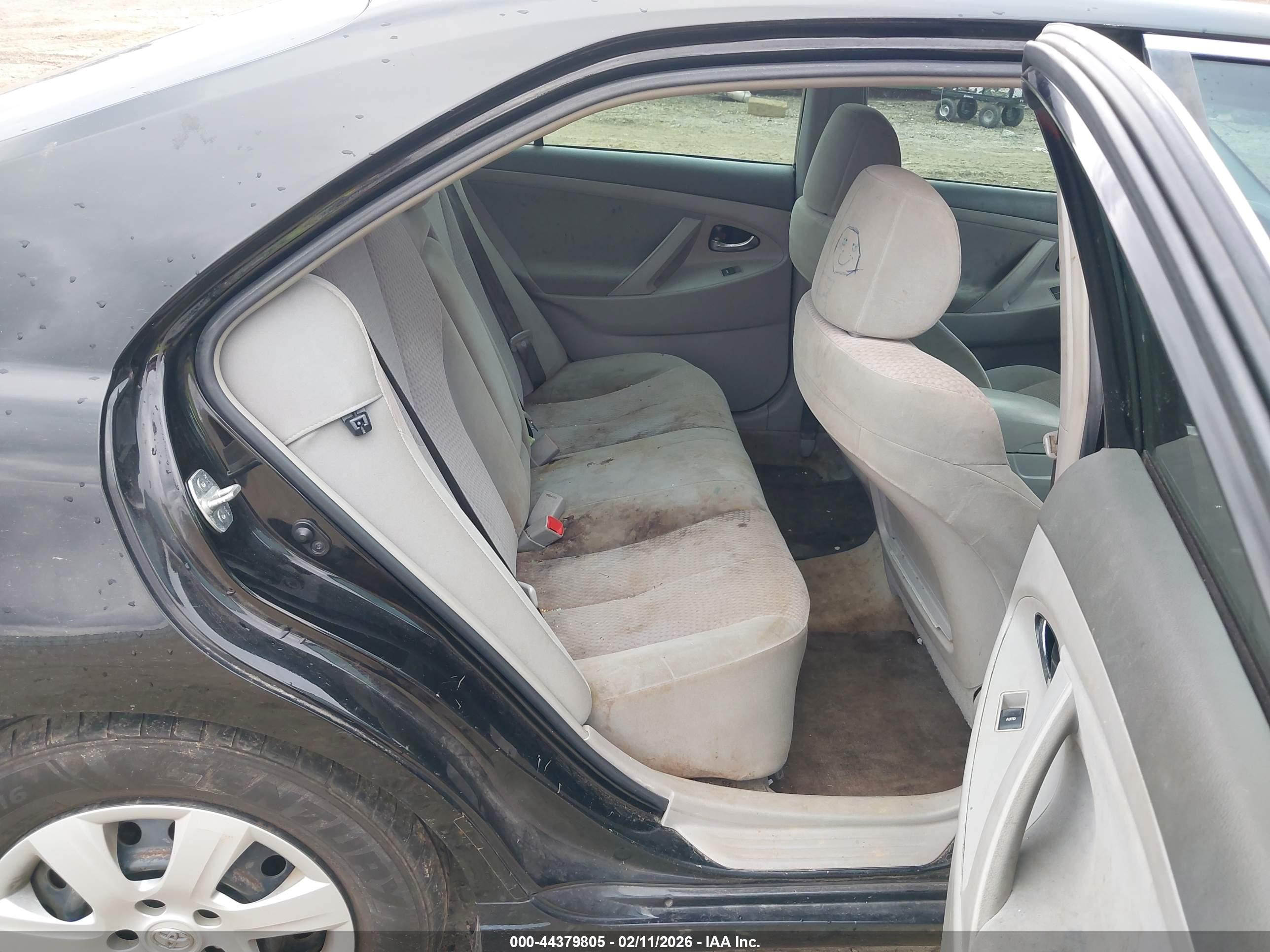 TOYOTA CAMRY image 8