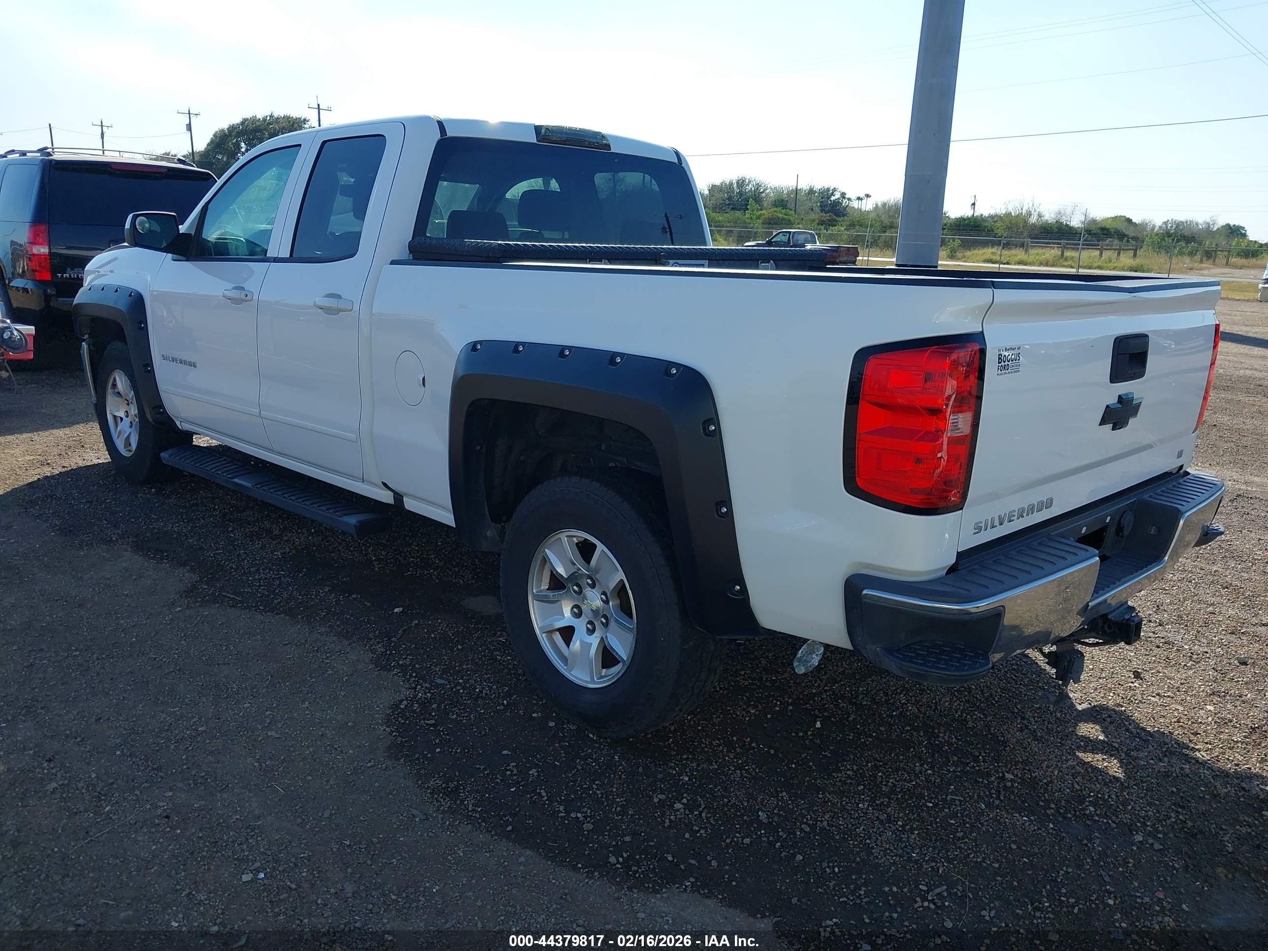 CHEVROLET SILVERADO image 3