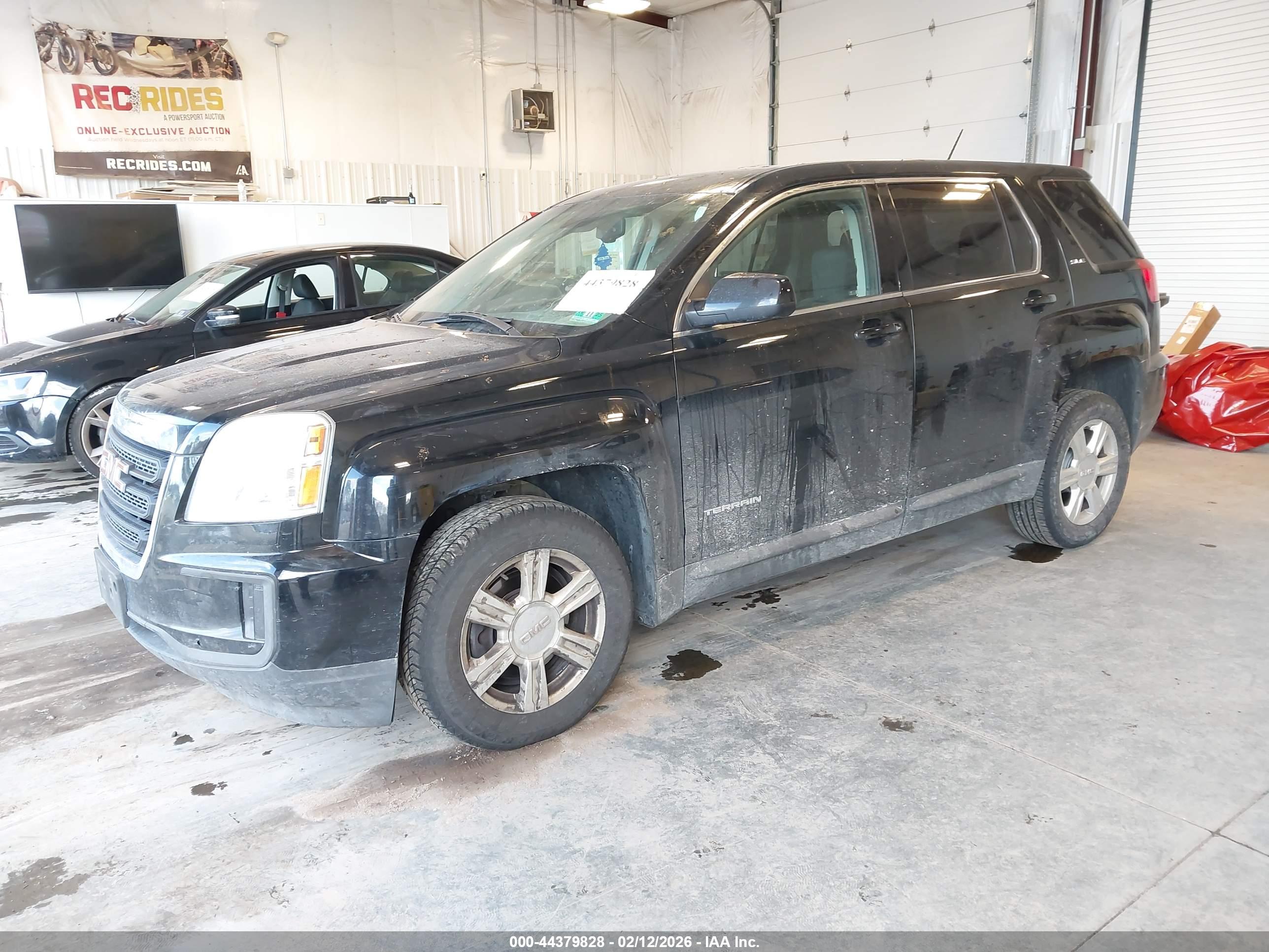 GMC TERRAIN image 2