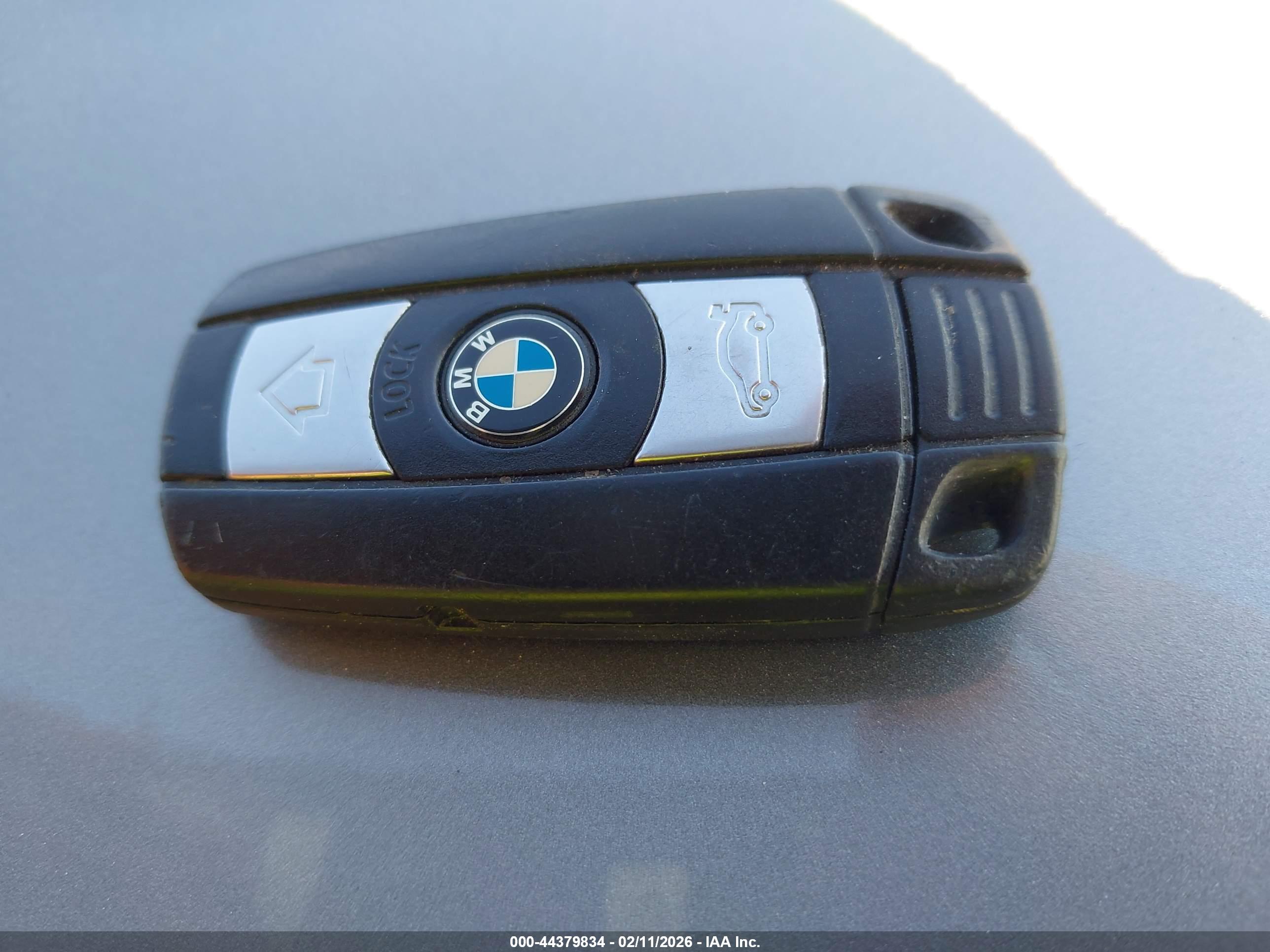 BMW 335XI image 11