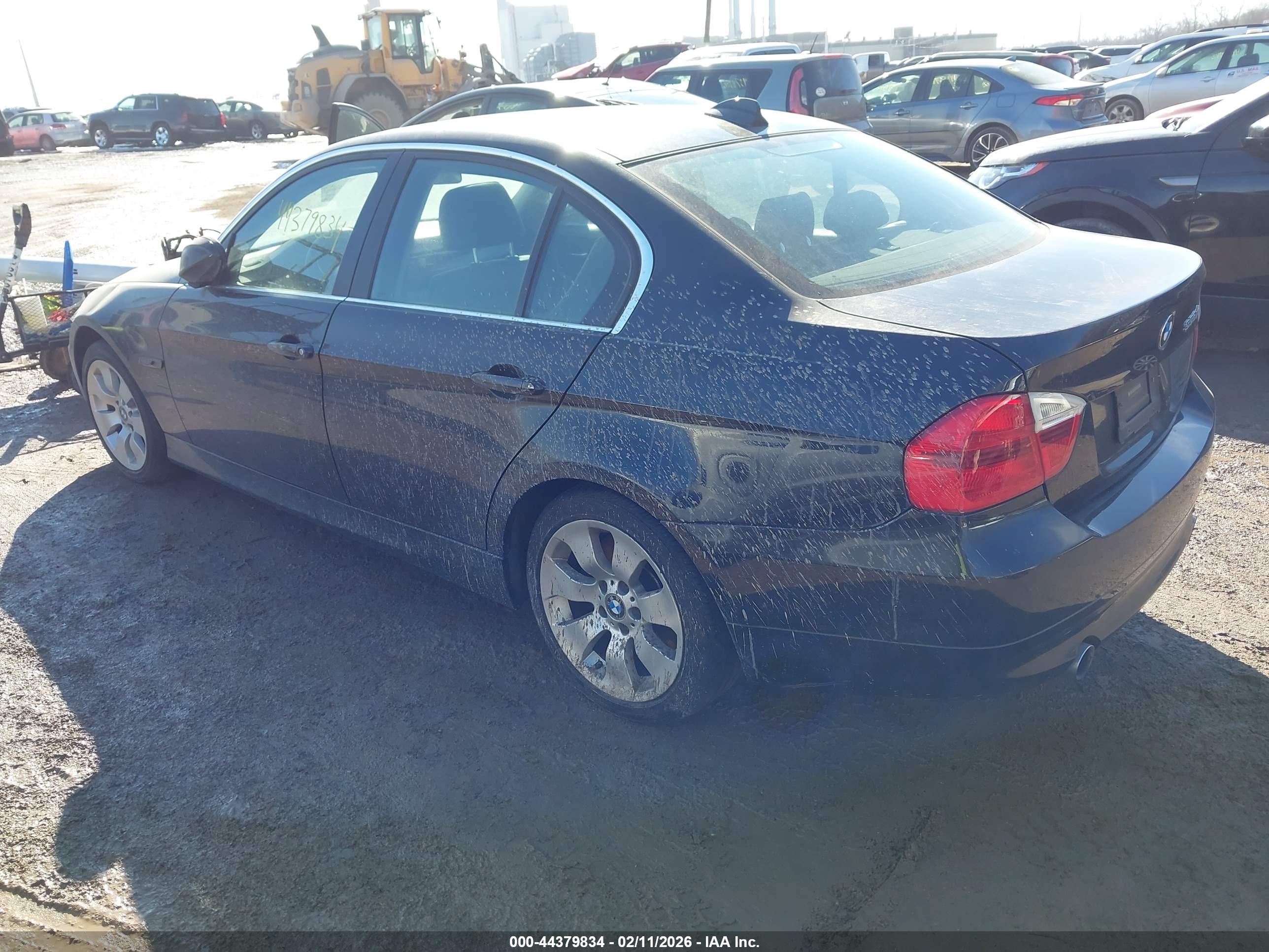 BMW 335XI image 3