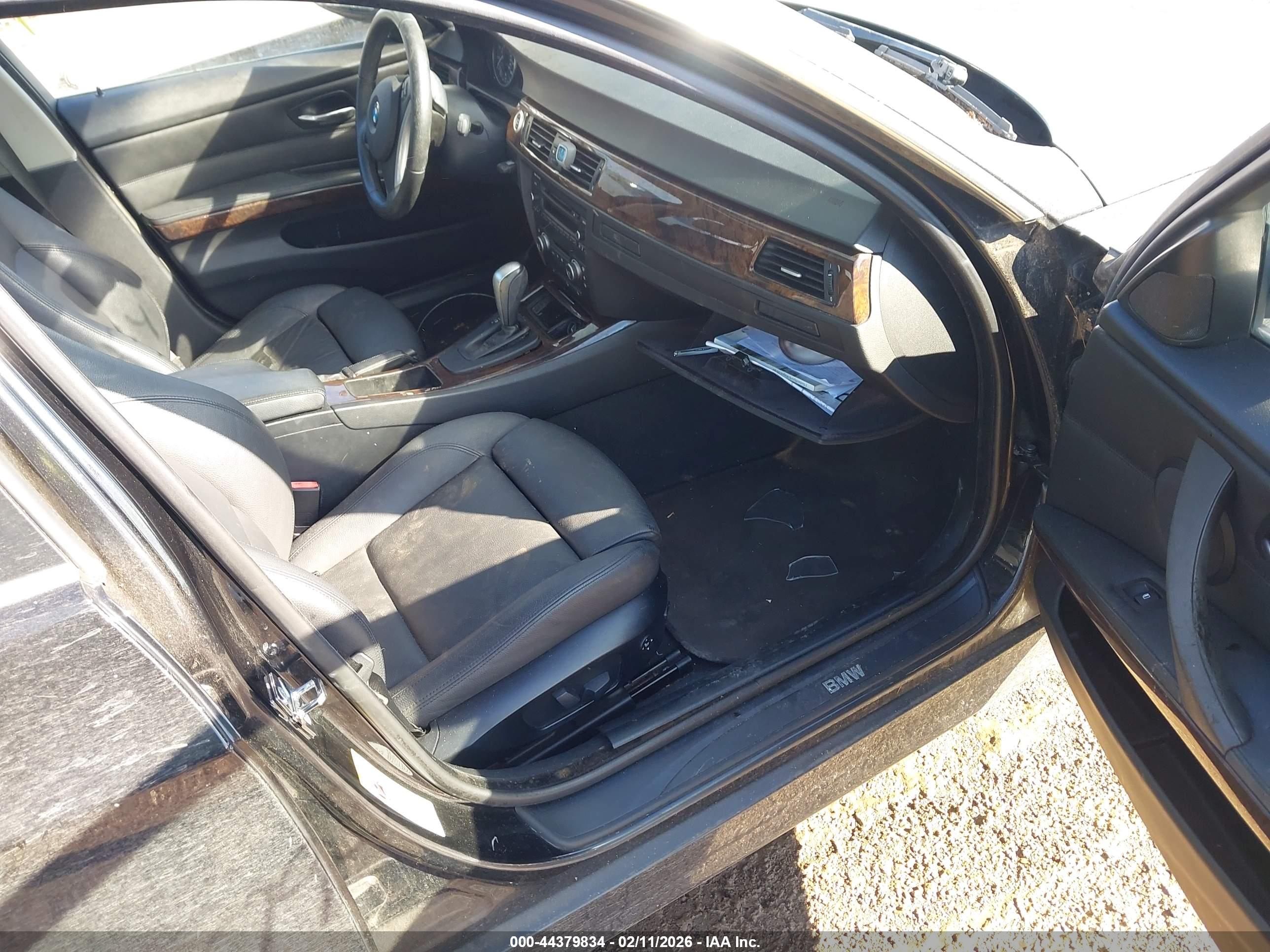 BMW 335XI image 5