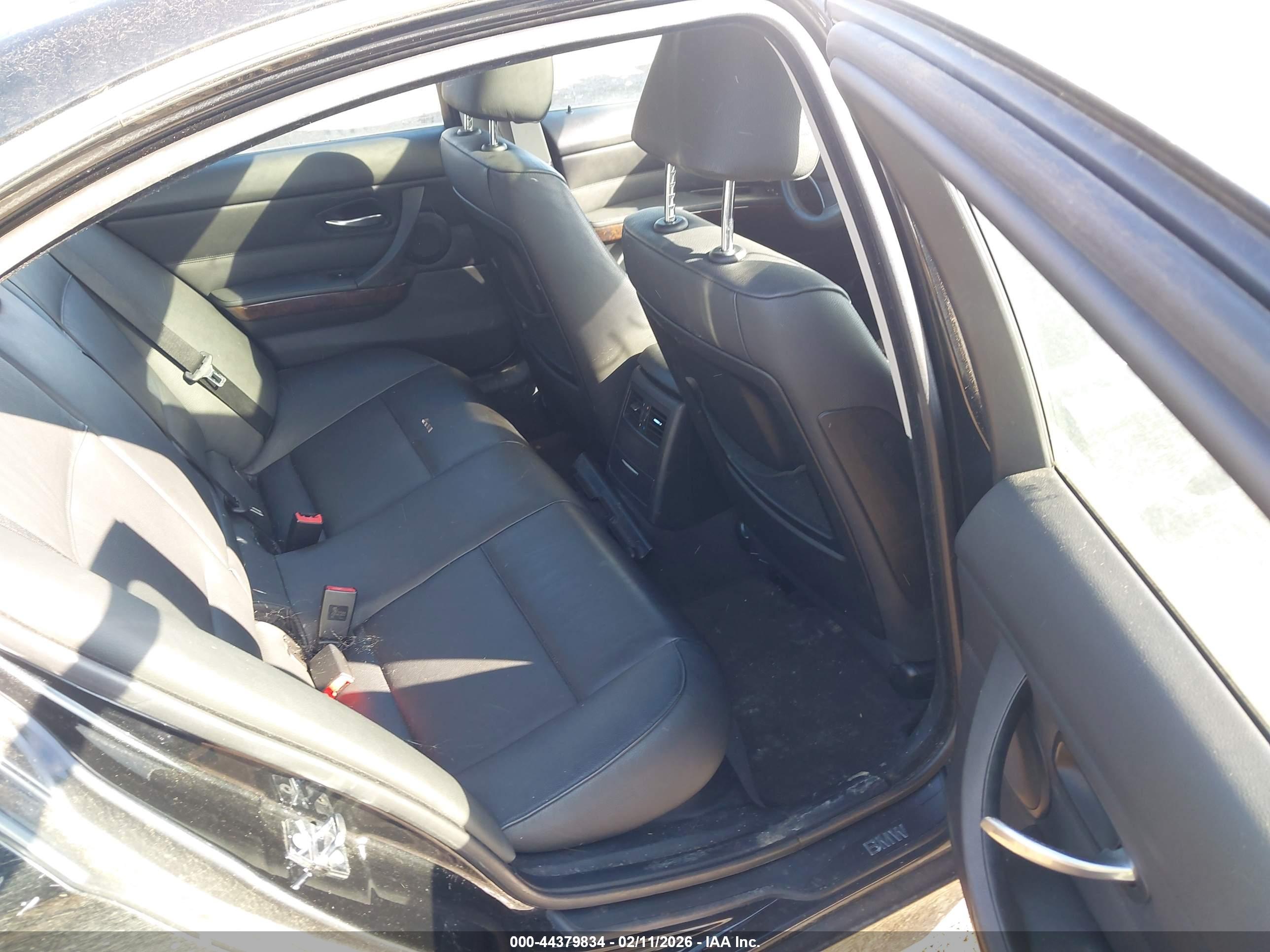 BMW 335XI image 8