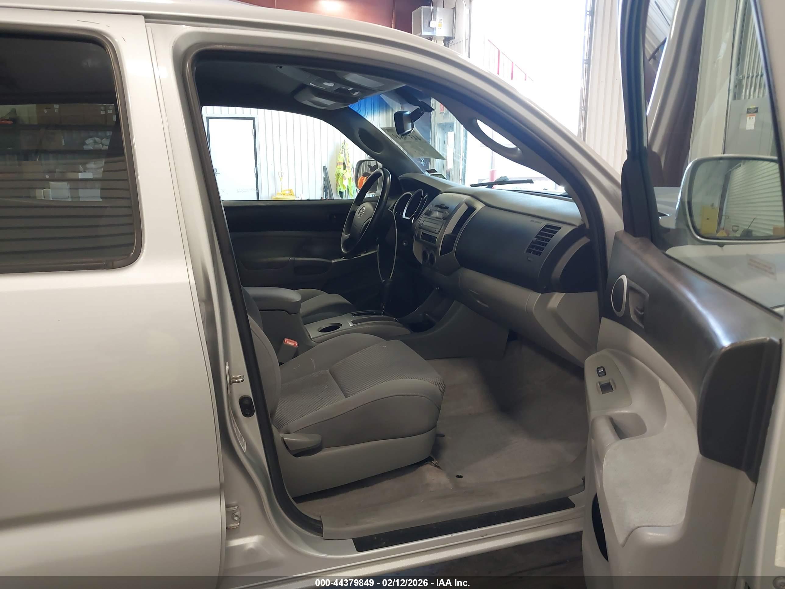 TOYOTA TACOMA image 5