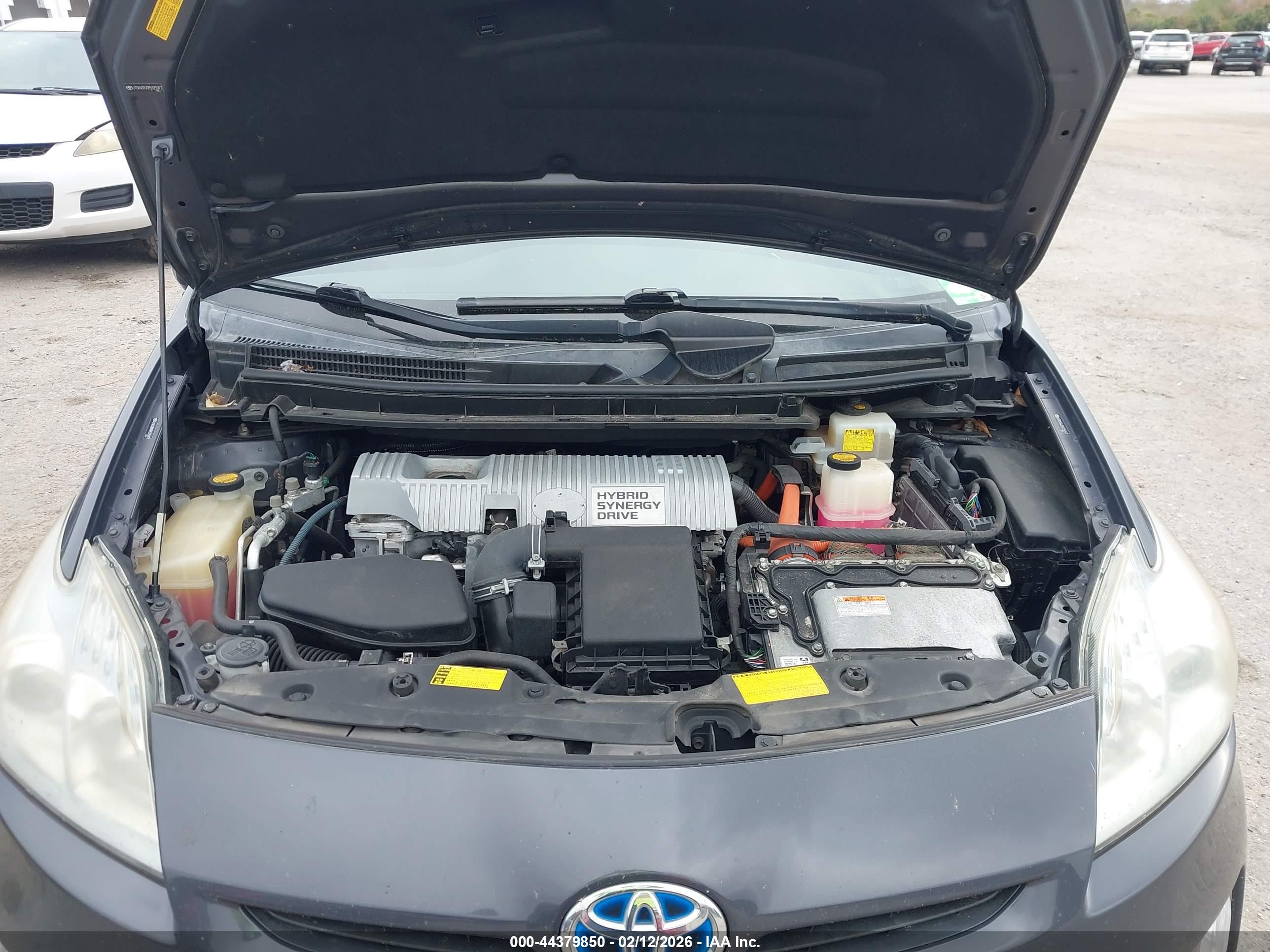 TOYOTA PRIUS image 10