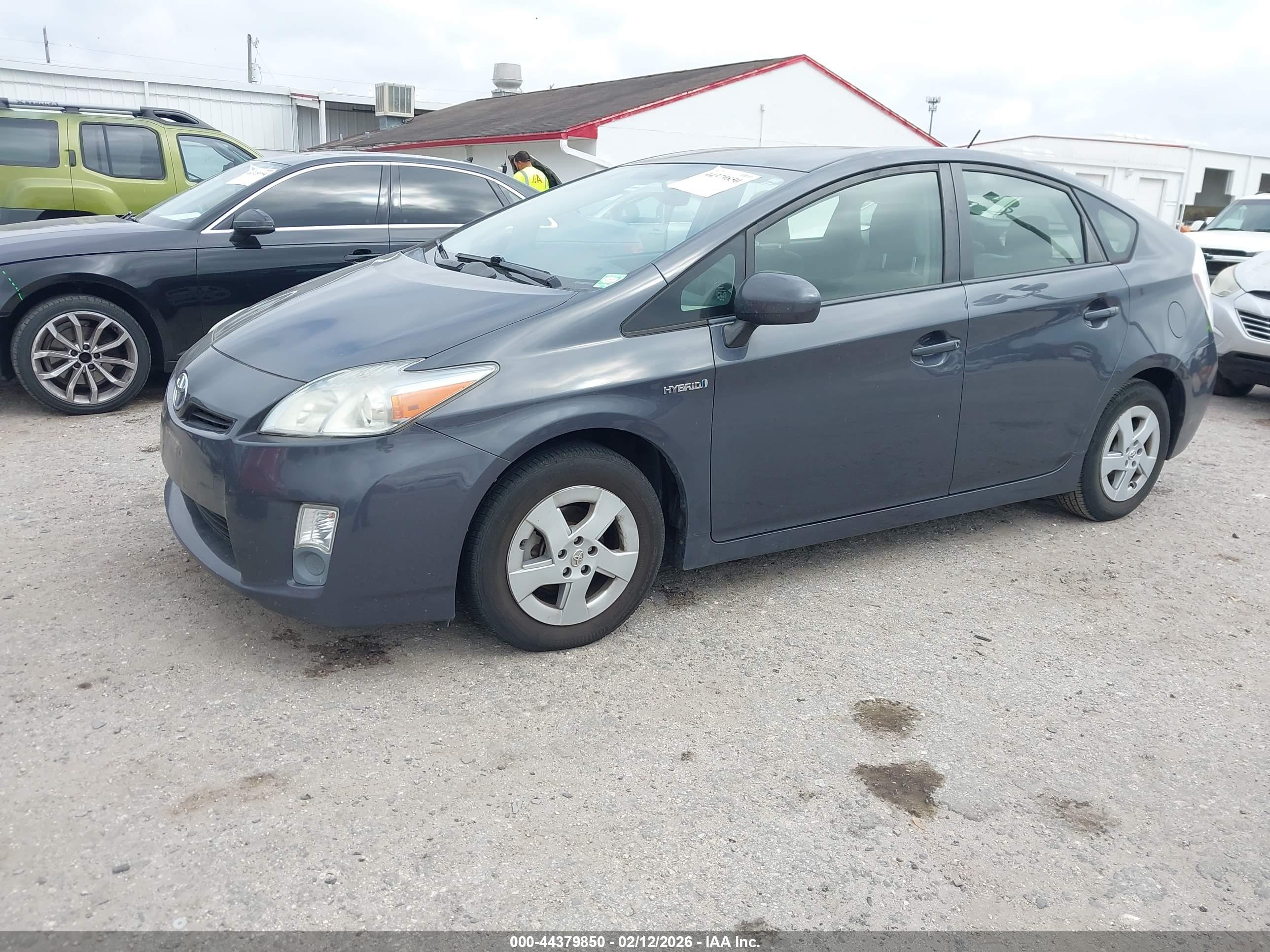TOYOTA PRIUS image 2