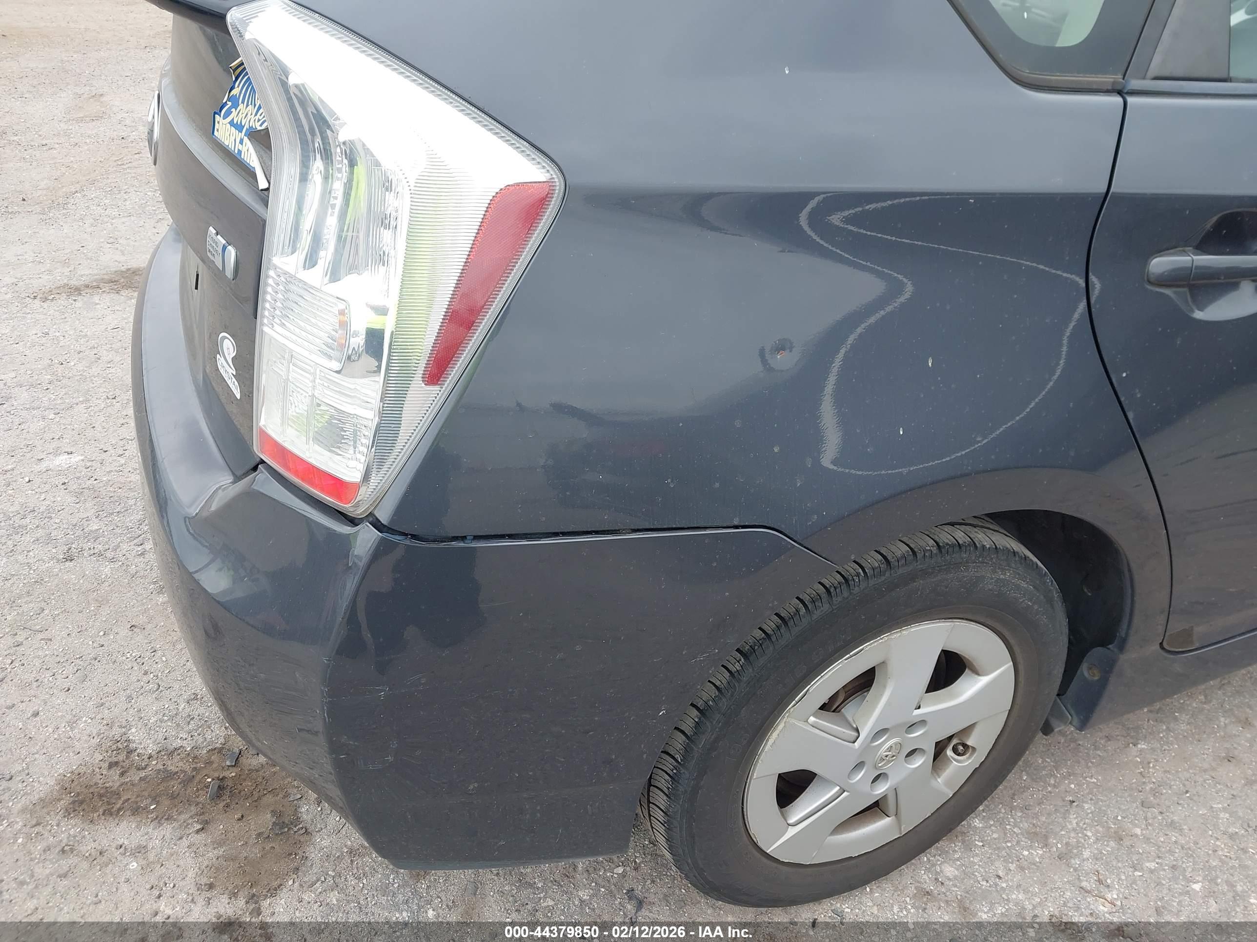 TOYOTA PRIUS image 6