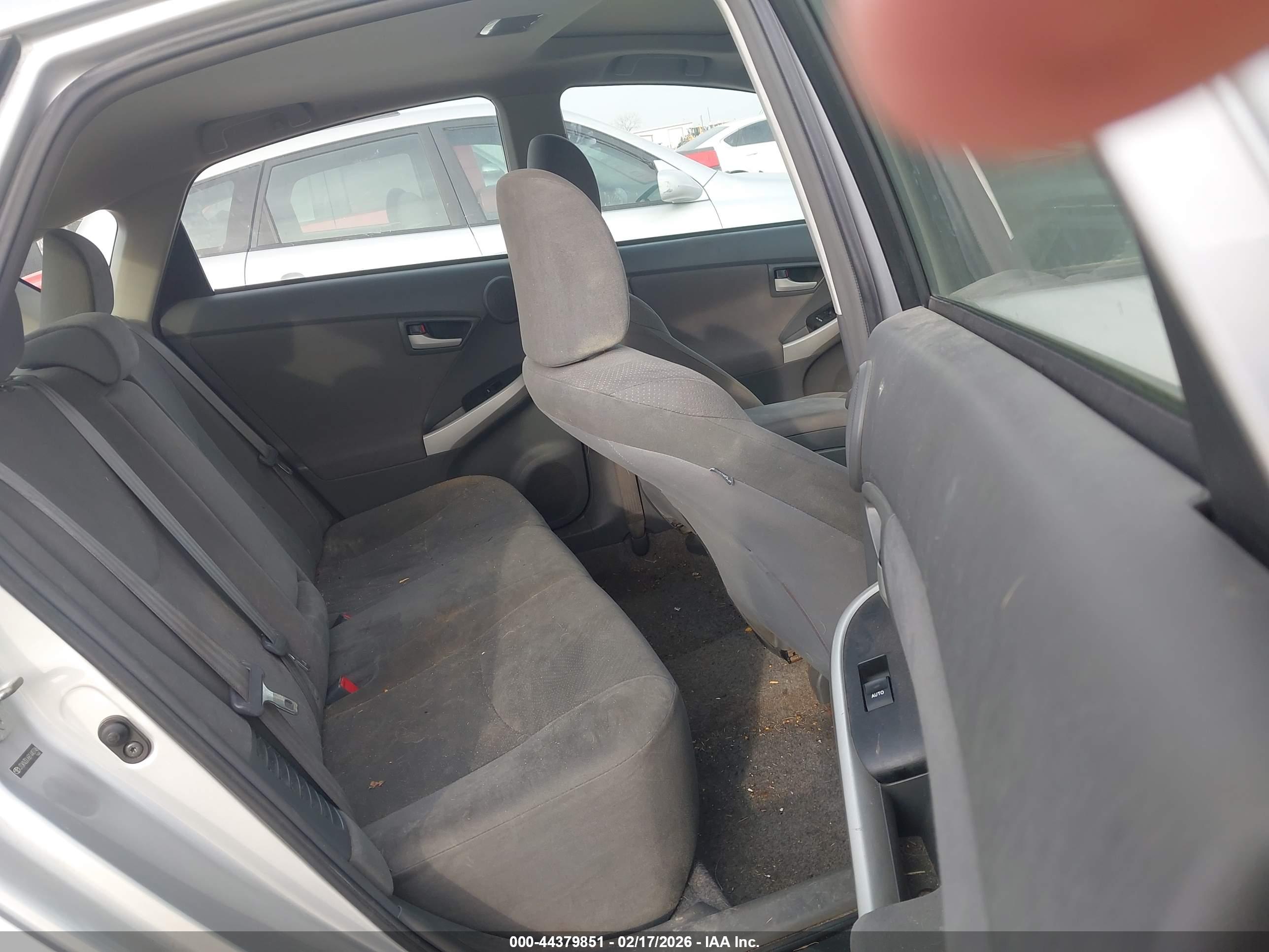TOYOTA PRIUS image 8