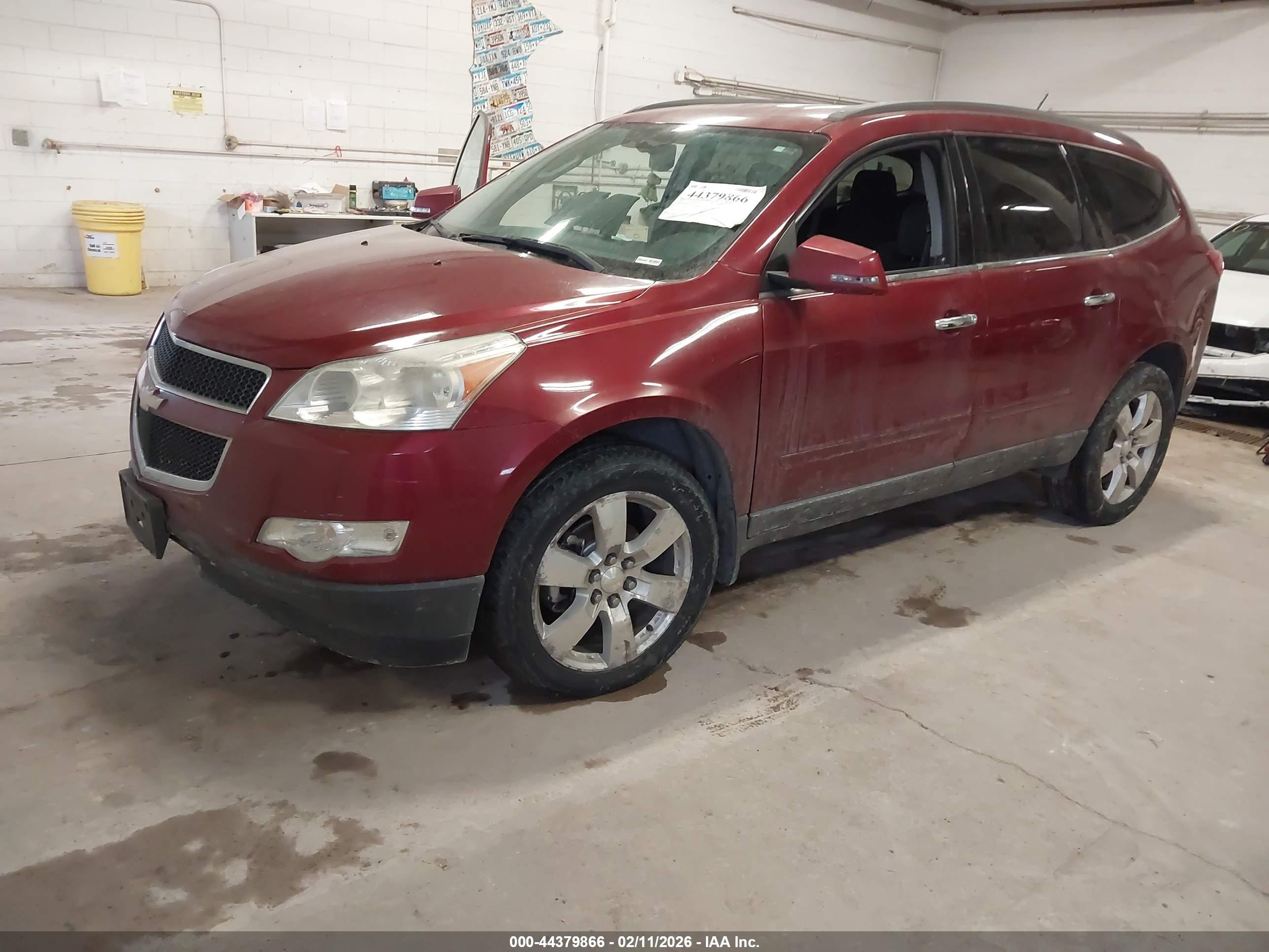 CHEVROLET TRAVERSE image 2