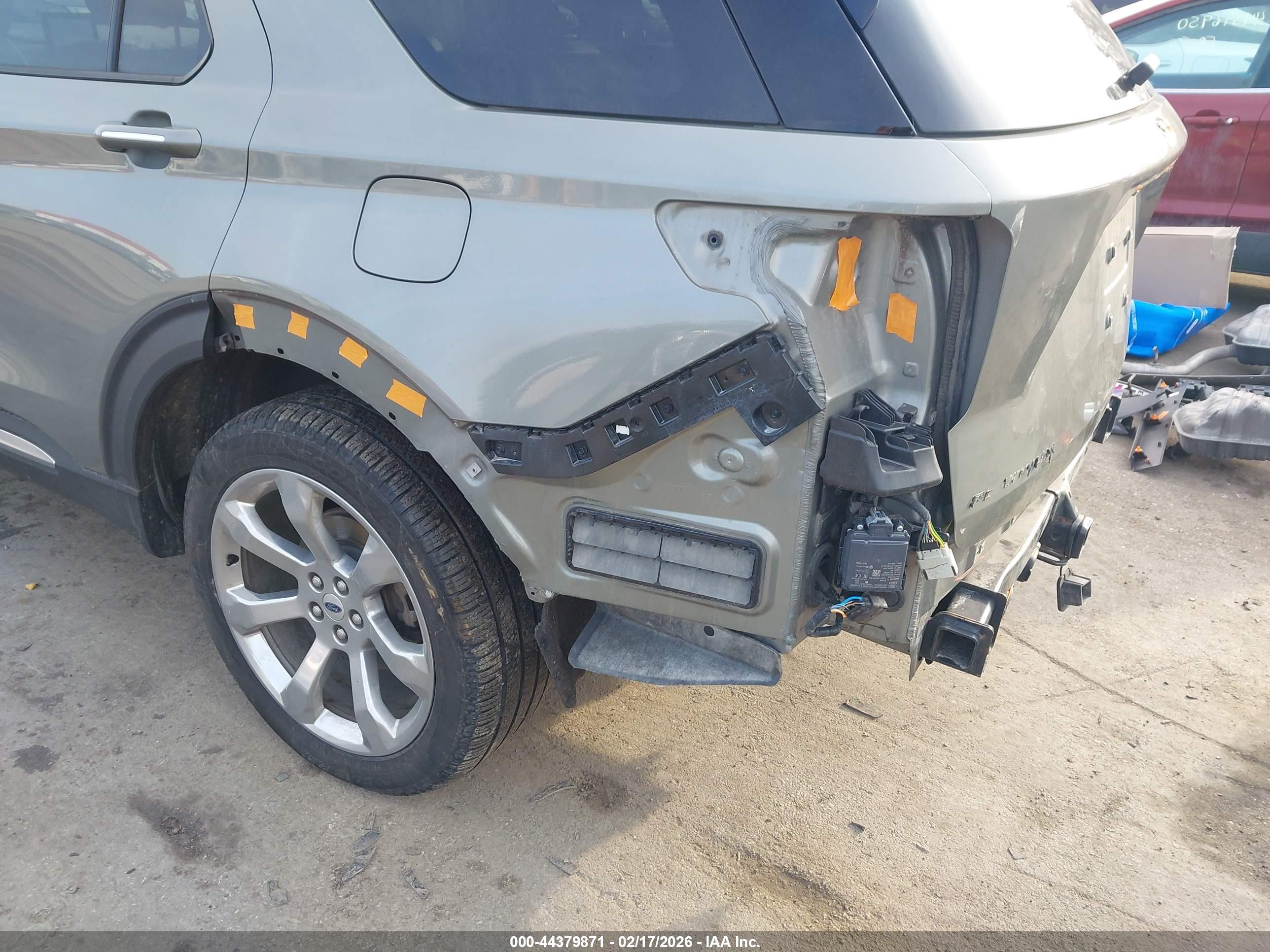 FORD EXPLORER image 6