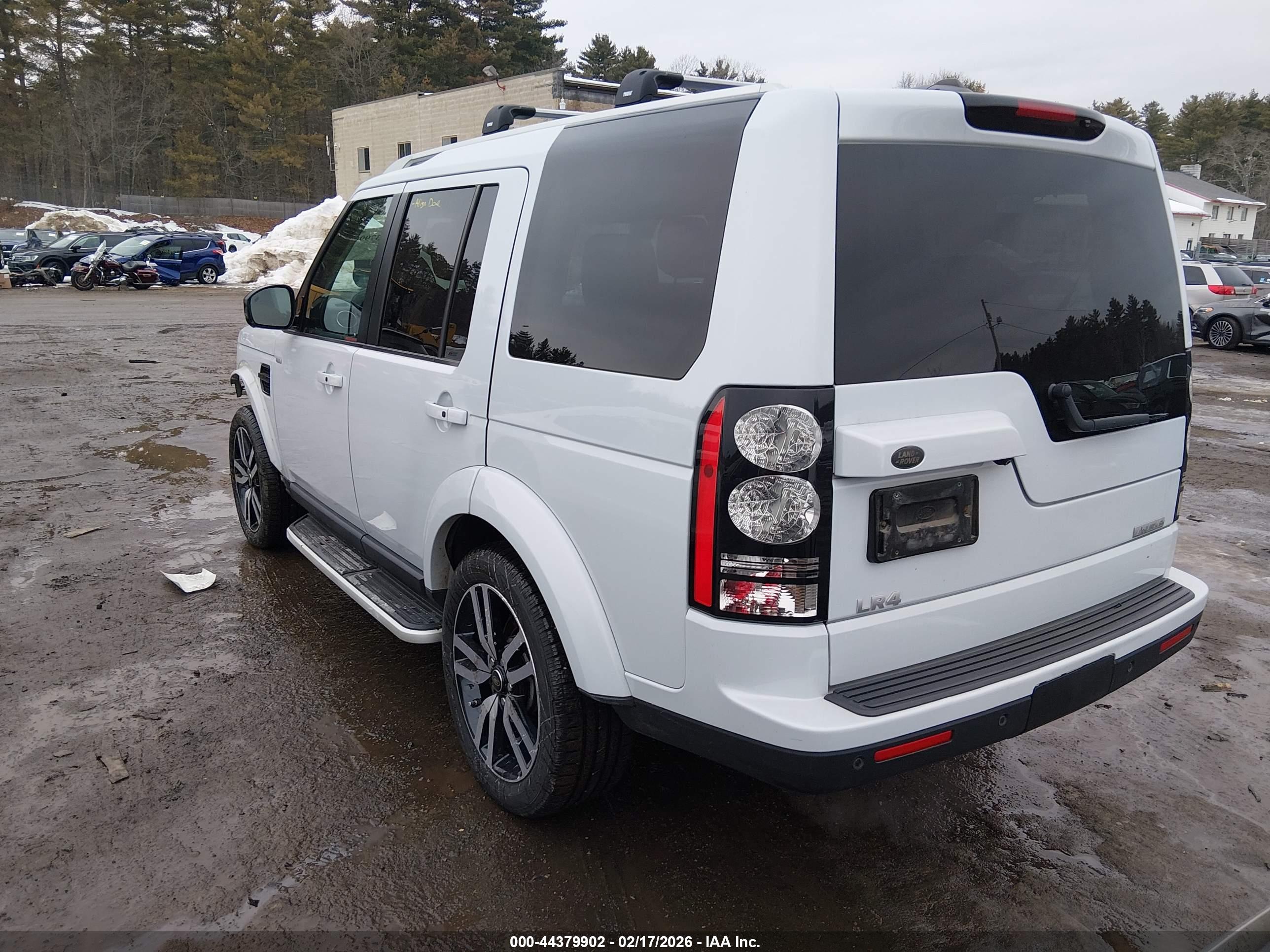 LAND ROVER image 3