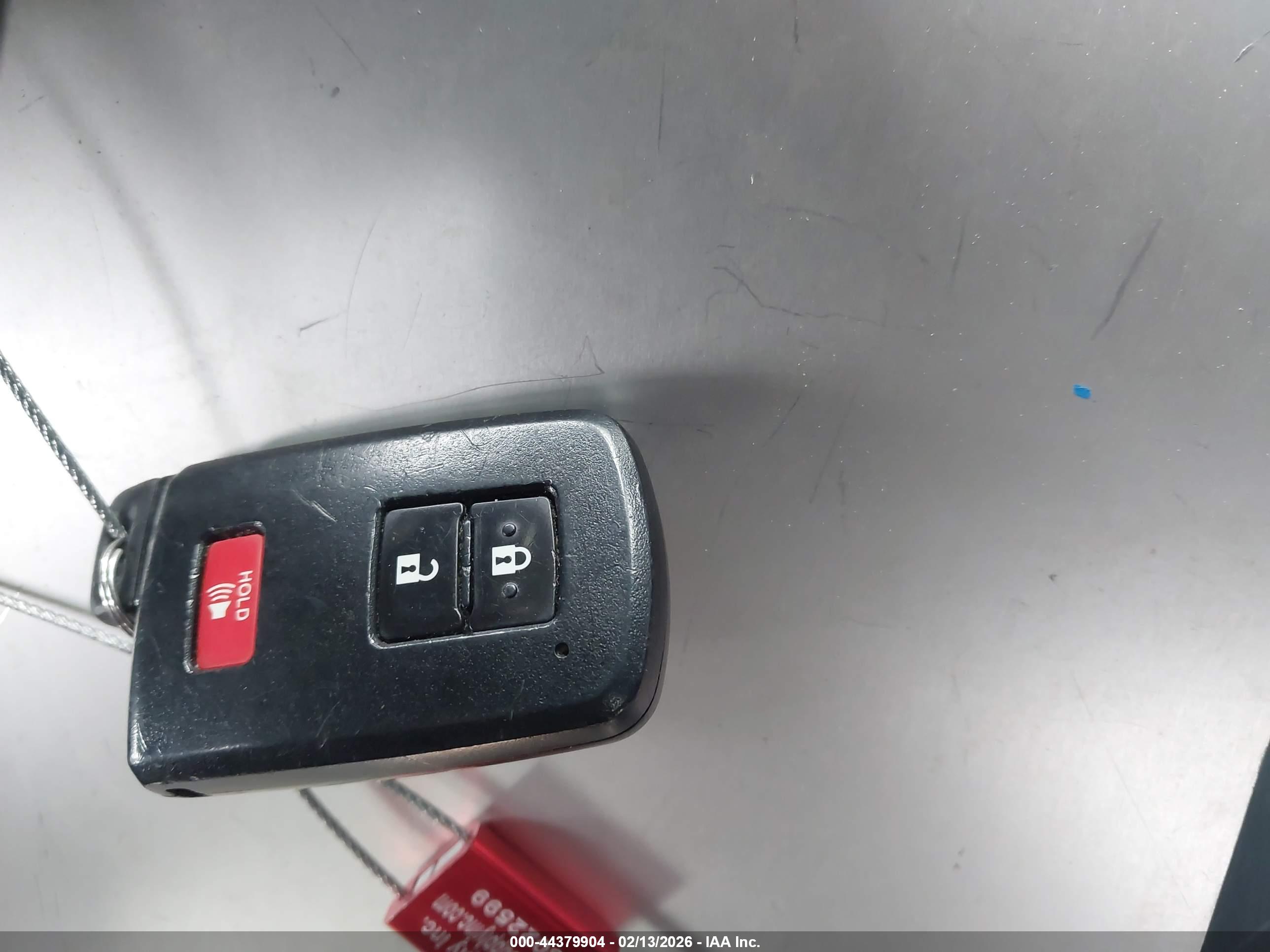 TOYOTA PRIUS image 11