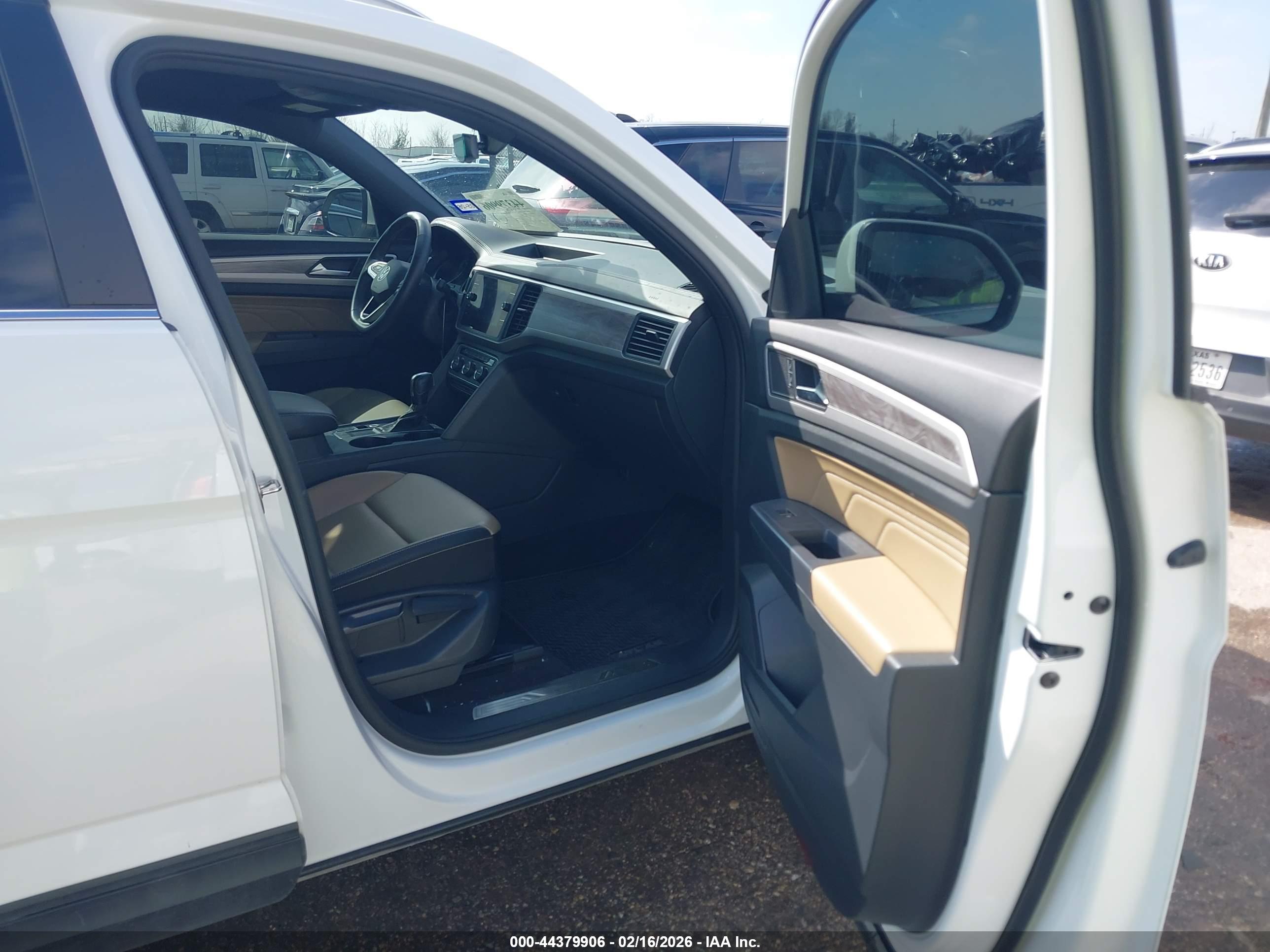 VOLKSWAGEN ATLAS image 5