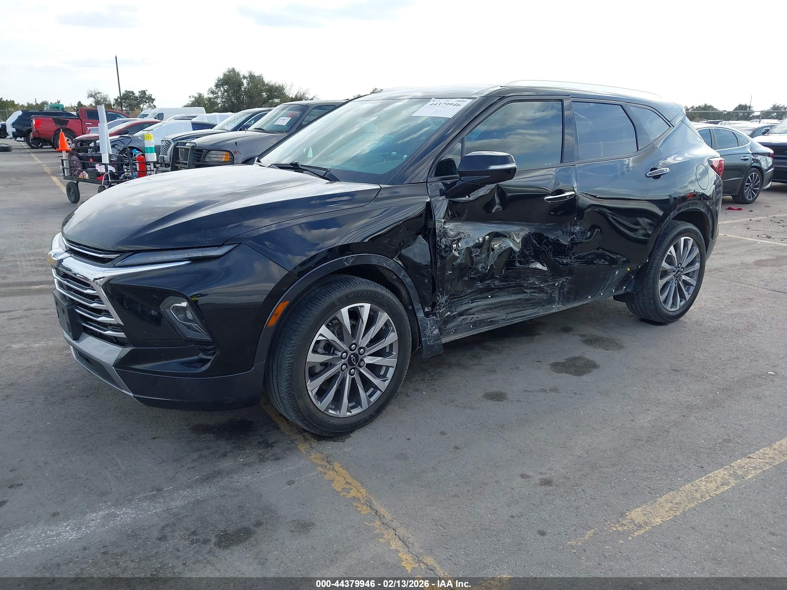 CHEVROLET BLAZER image 2
