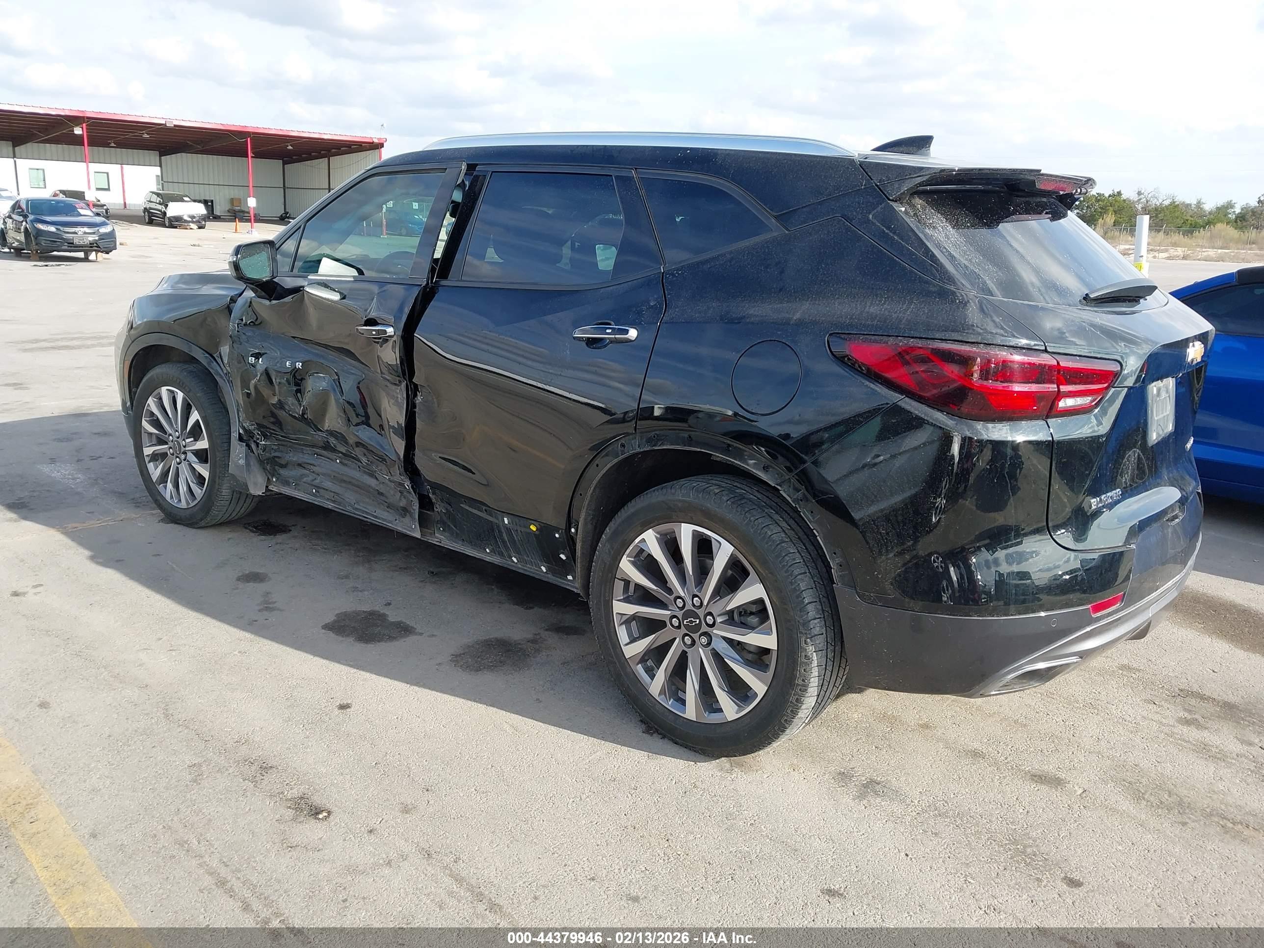 CHEVROLET BLAZER image 3