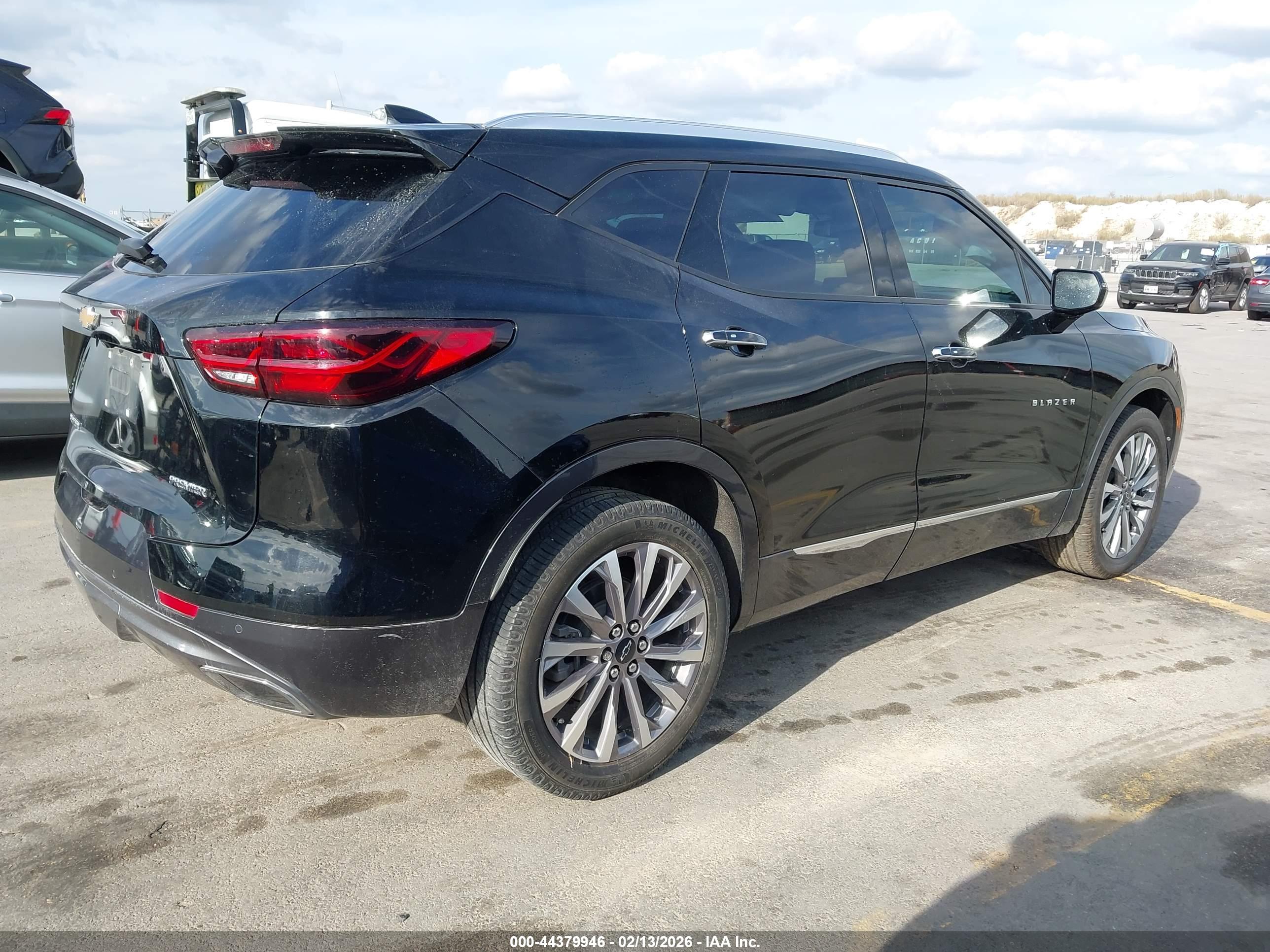 CHEVROLET BLAZER image 4