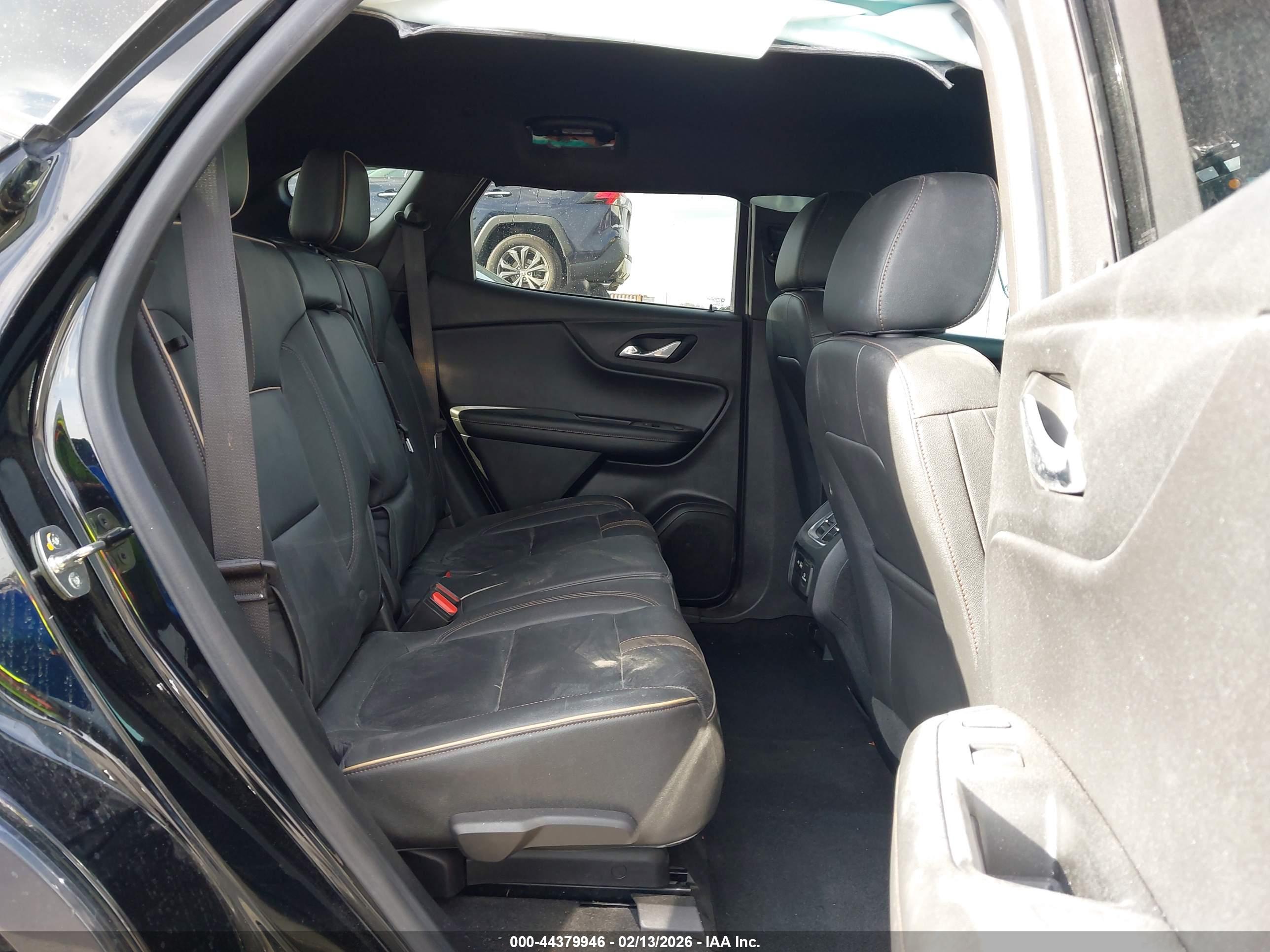 CHEVROLET BLAZER image 8