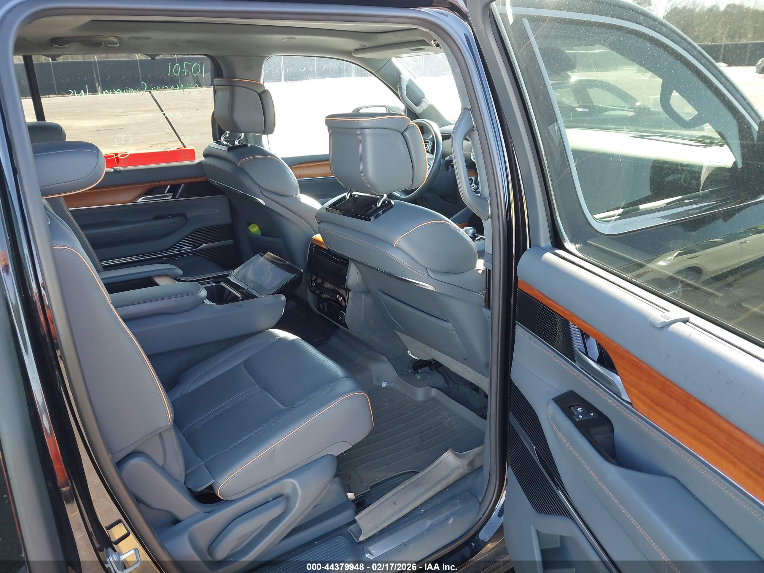 JEEP GRAND image 8