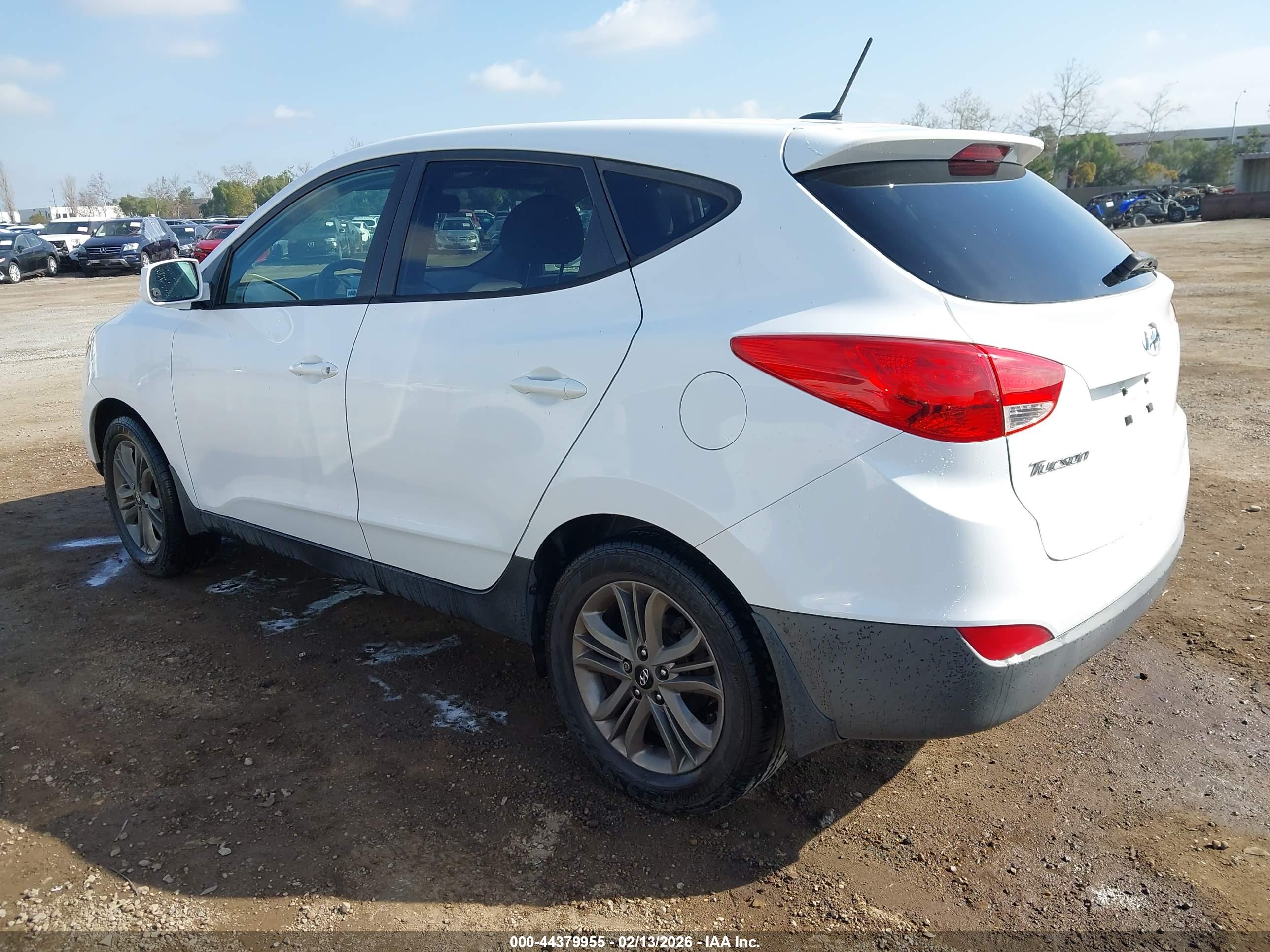 HYUNDAI TUCSON image 3