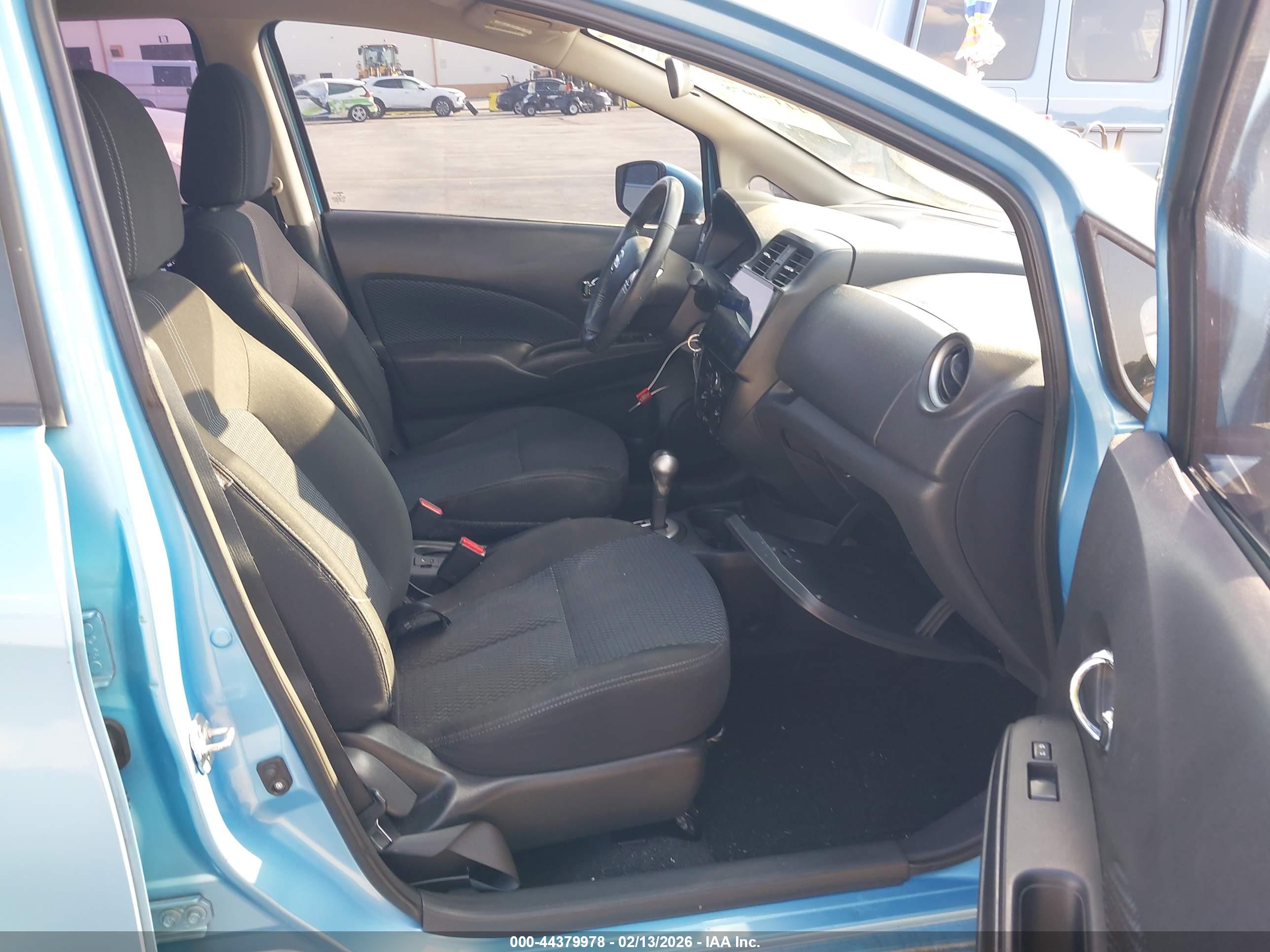 NISSAN VERSA image 5