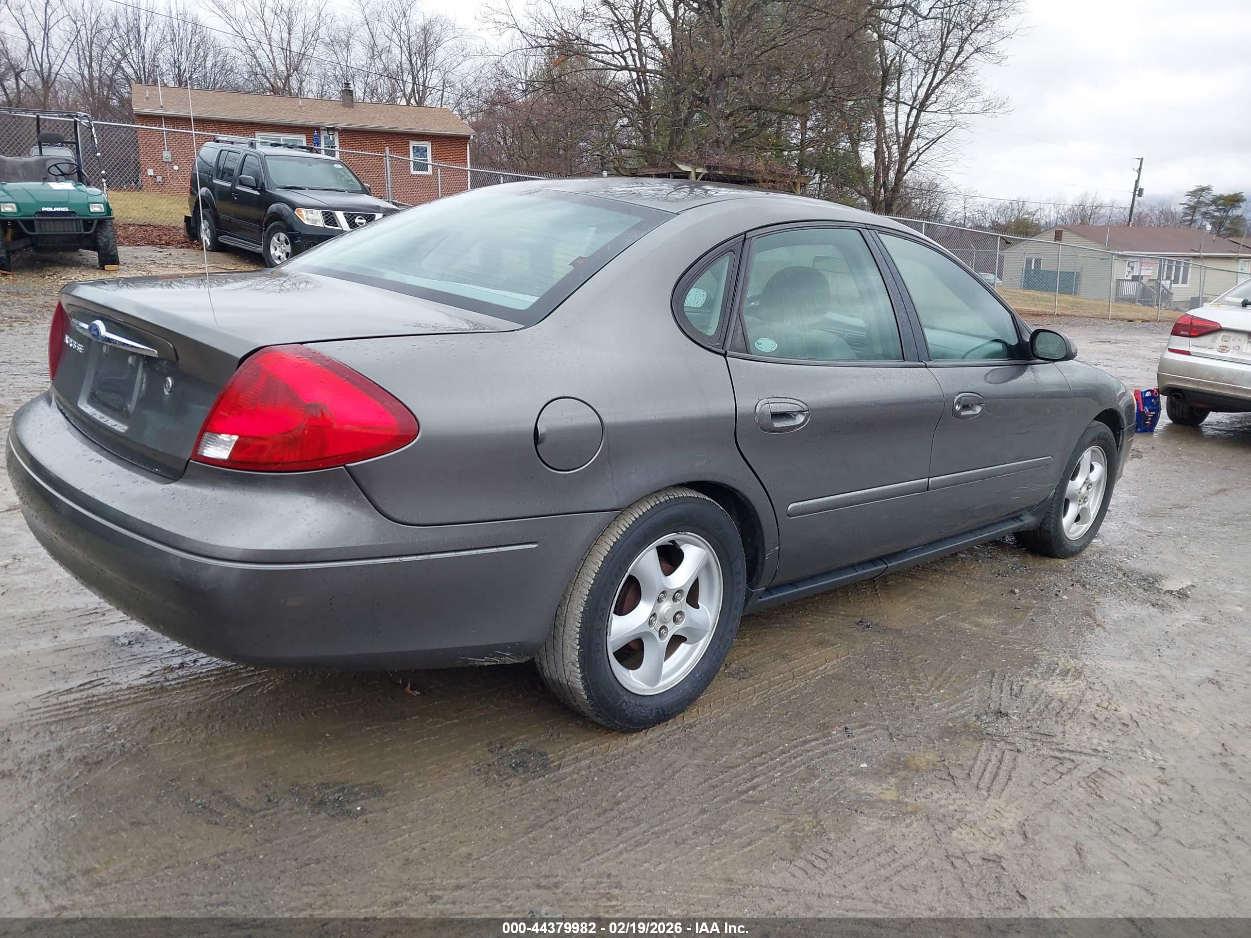 FORD TAURUS image 4