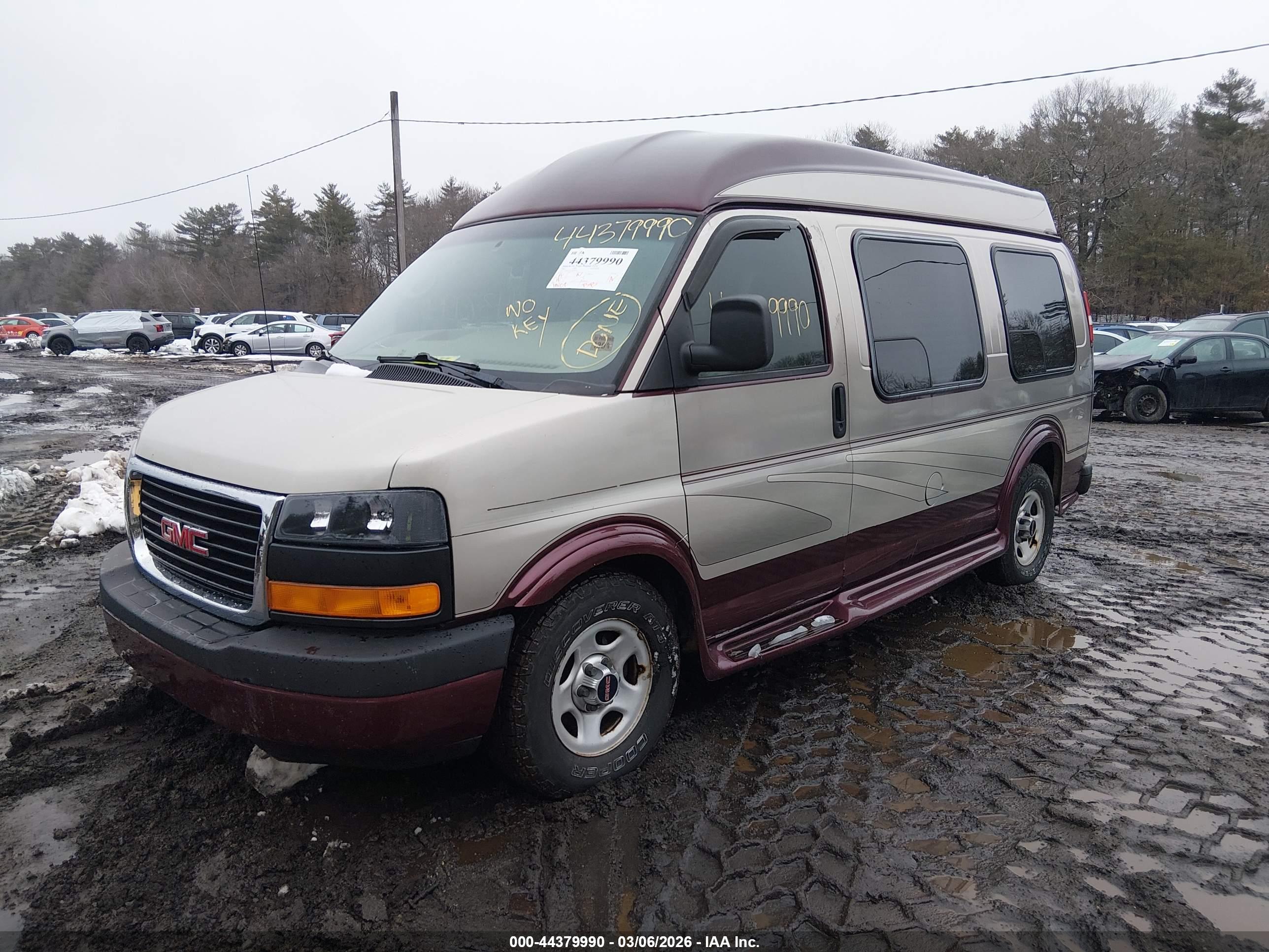 GMC SAVANA image 2
