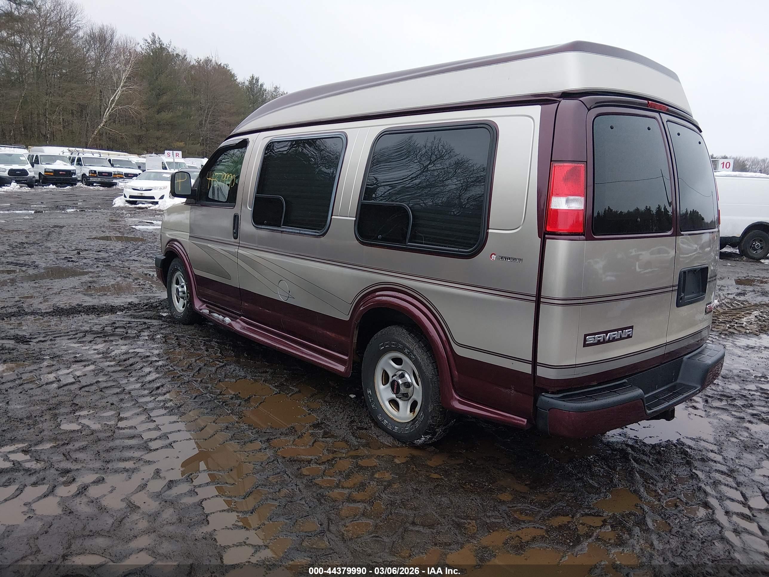 GMC SAVANA image 3