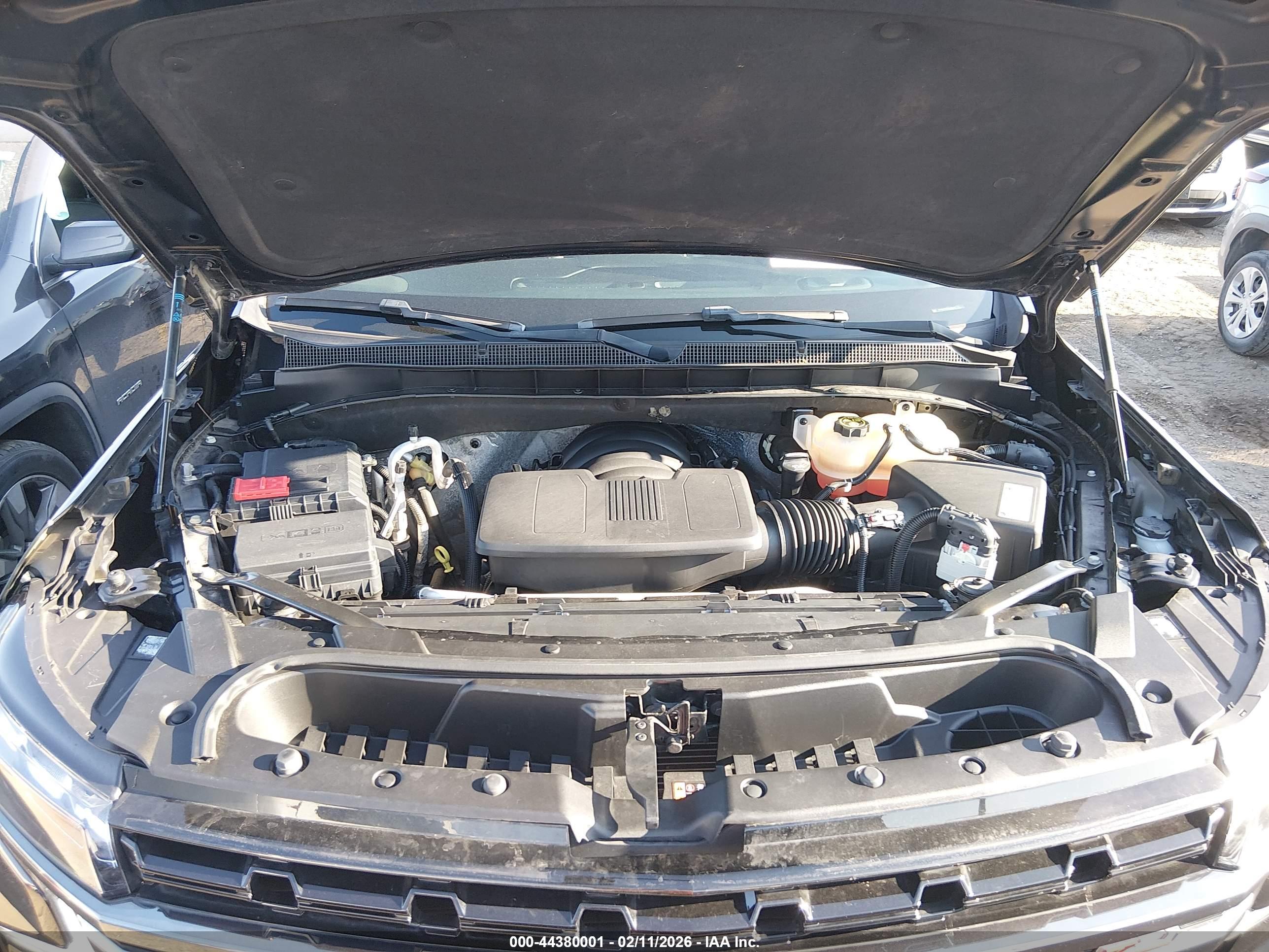 CHEVROLET SUBURBAN image 10