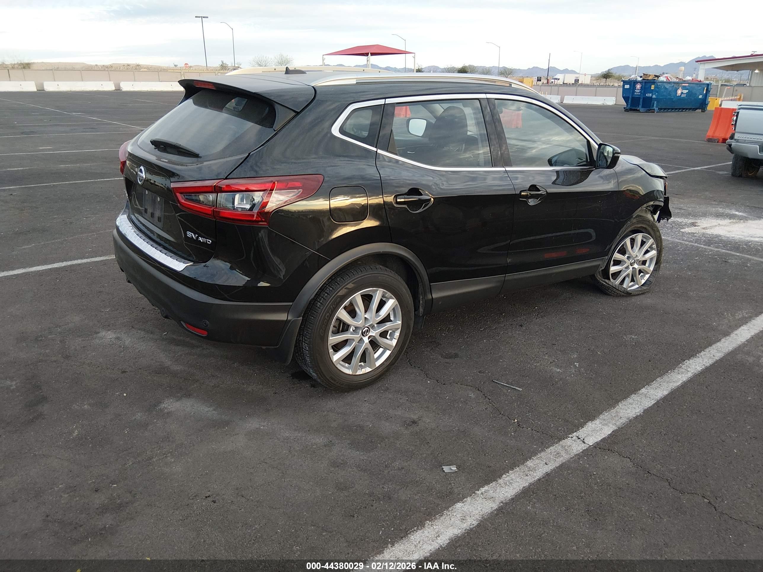 NISSAN ROGUE image 4