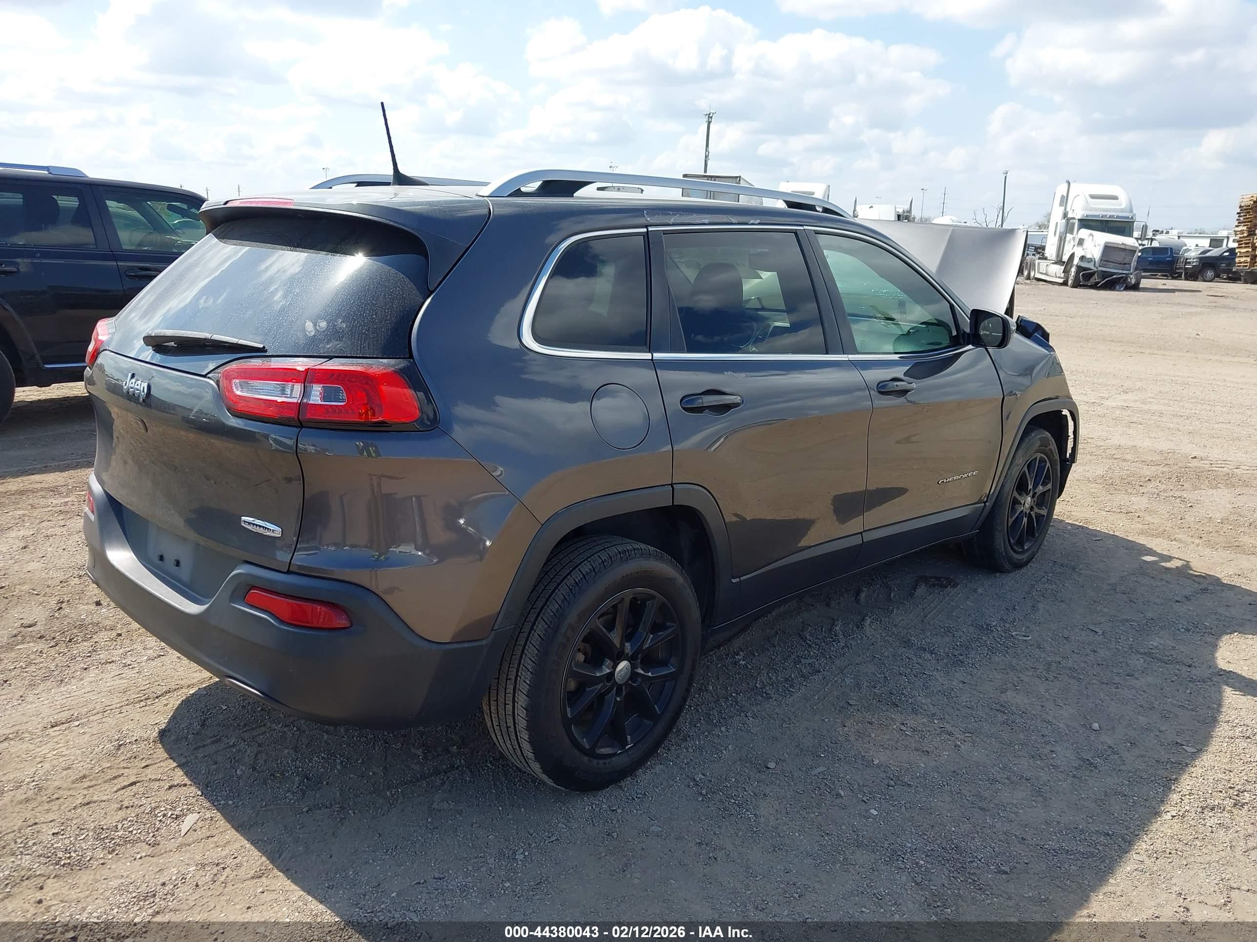 JEEP CHEROKEE image 4