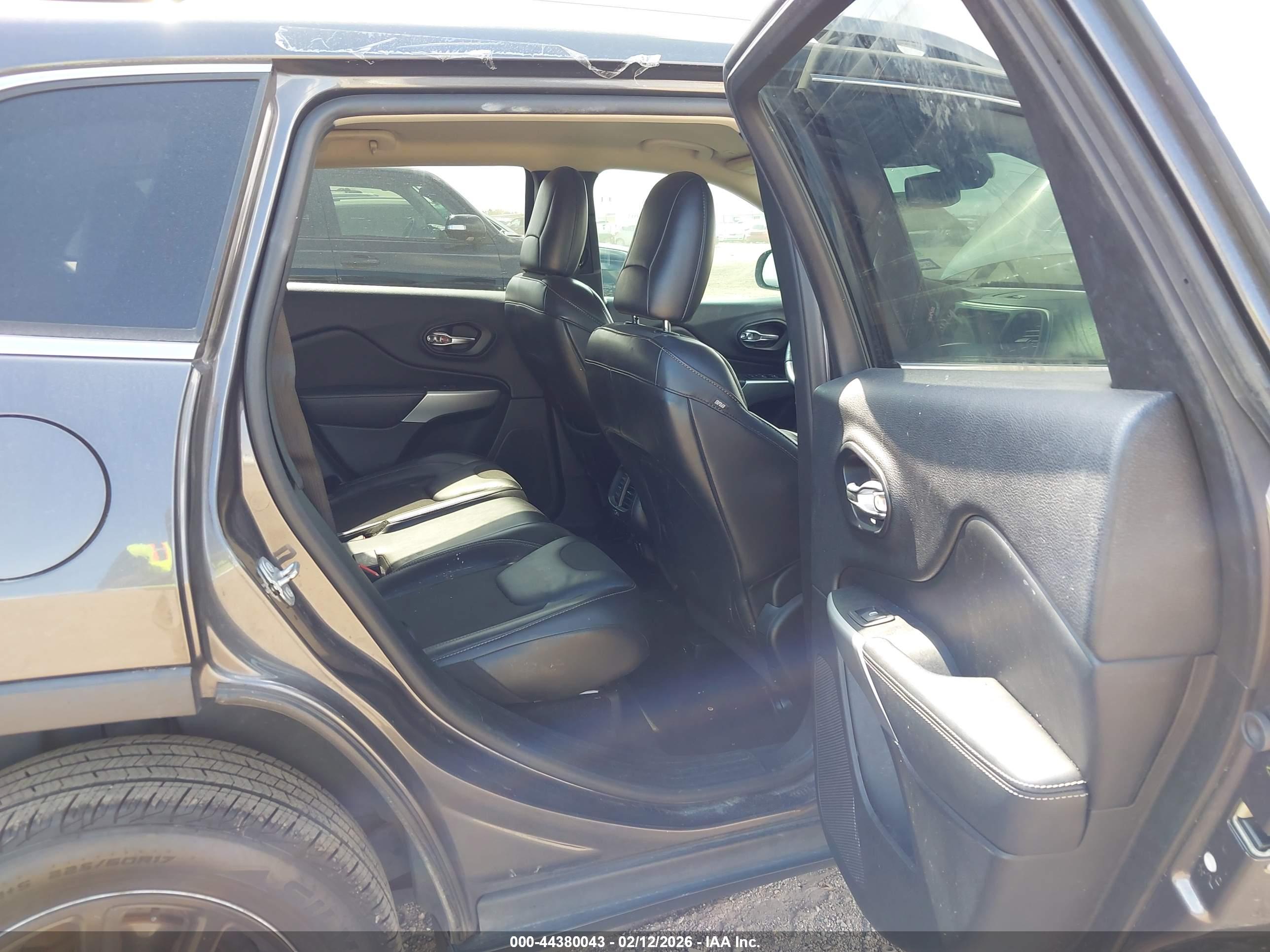 JEEP CHEROKEE image 8