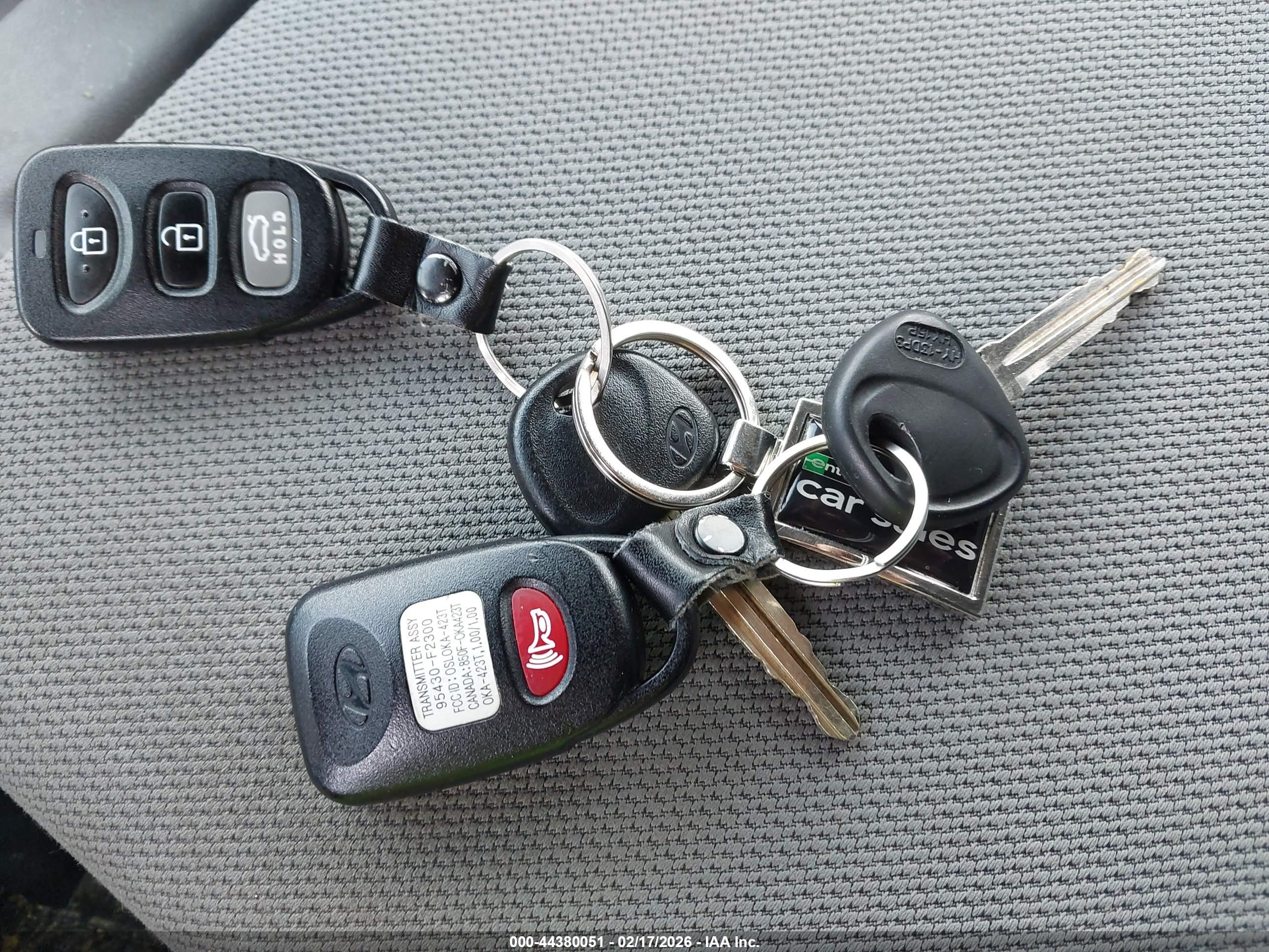 HYUNDAI ELANTRA image 11