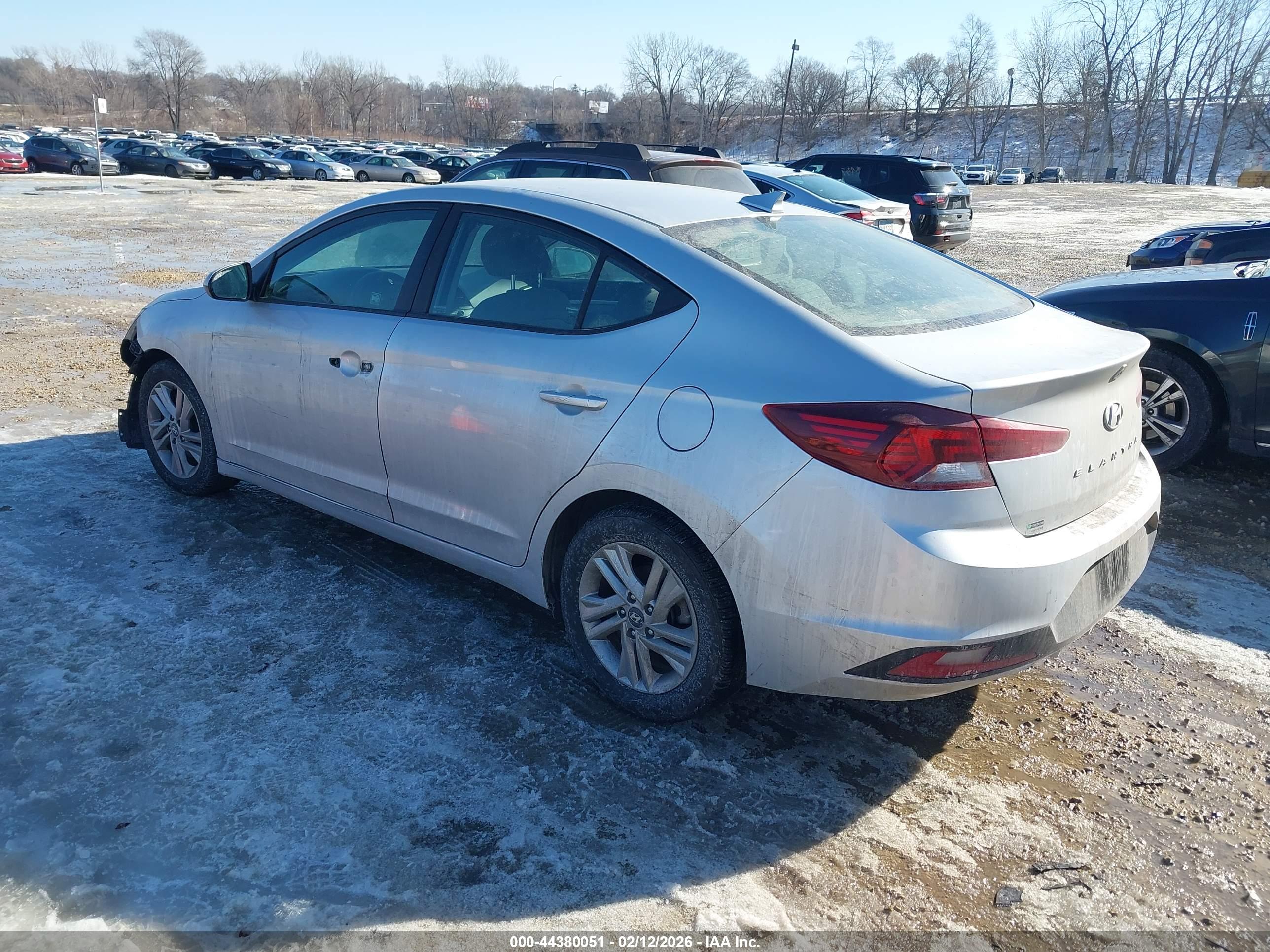 HYUNDAI ELANTRA image 3