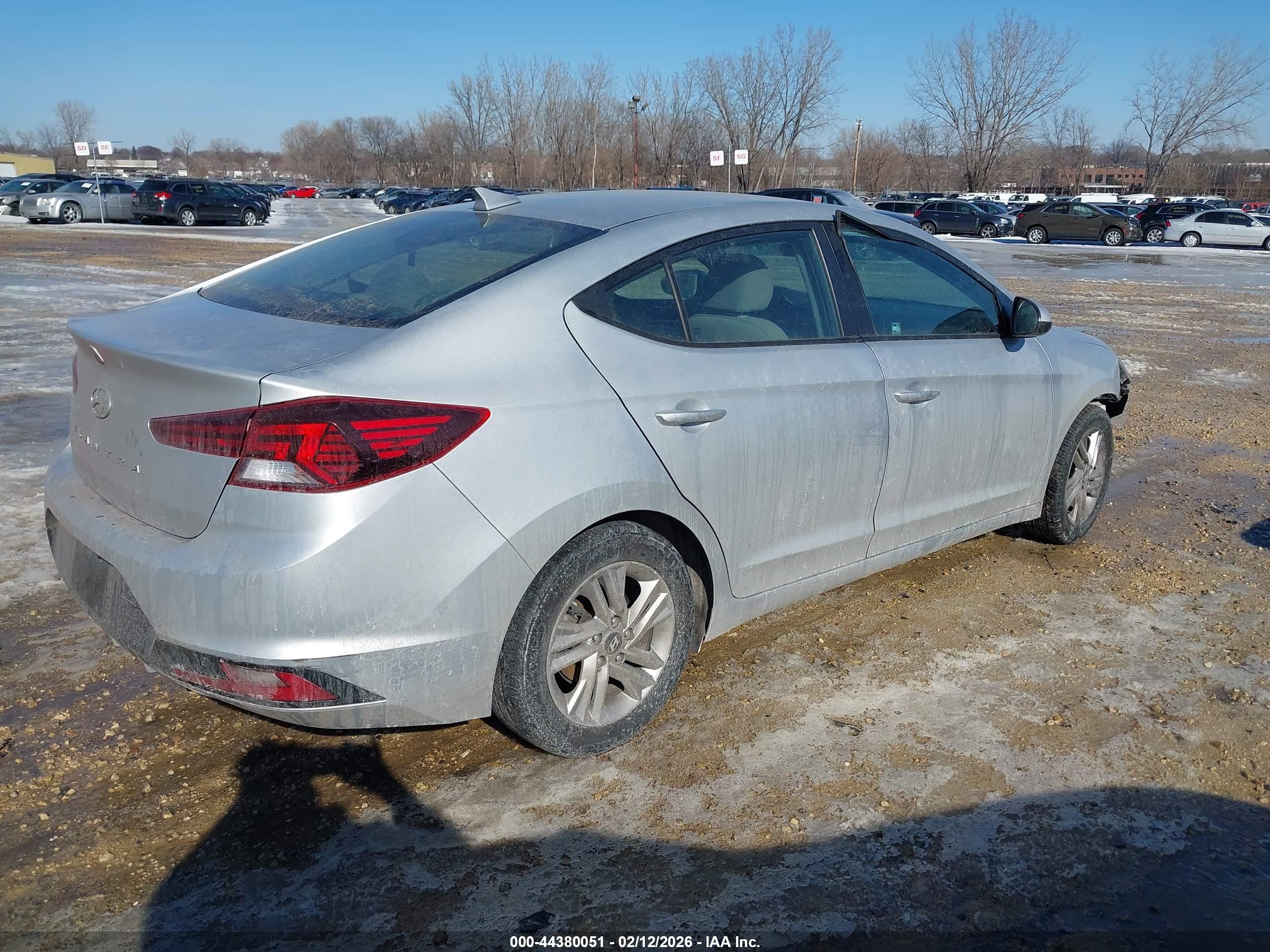 HYUNDAI ELANTRA image 4