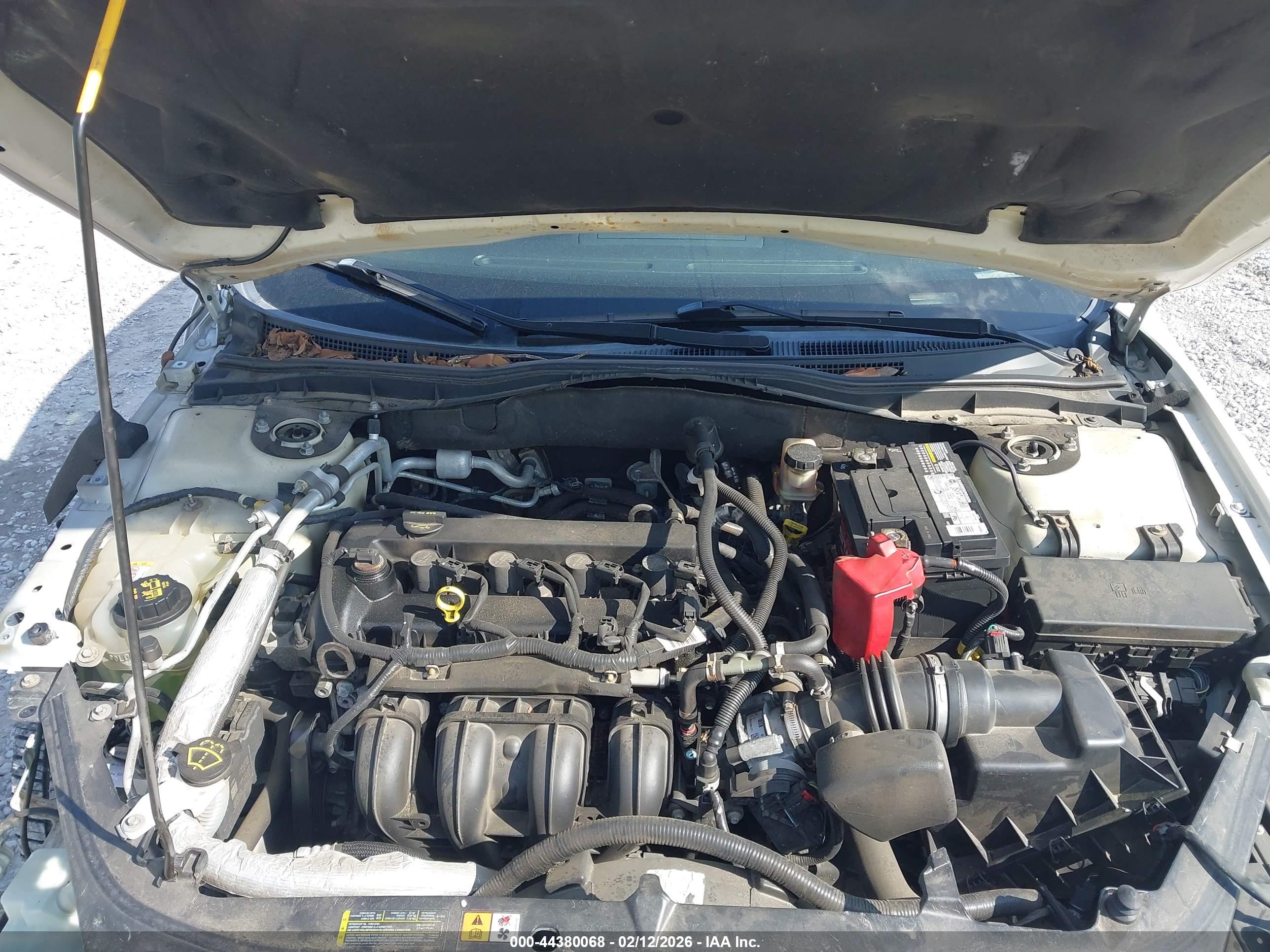 FORD FUSION image 10