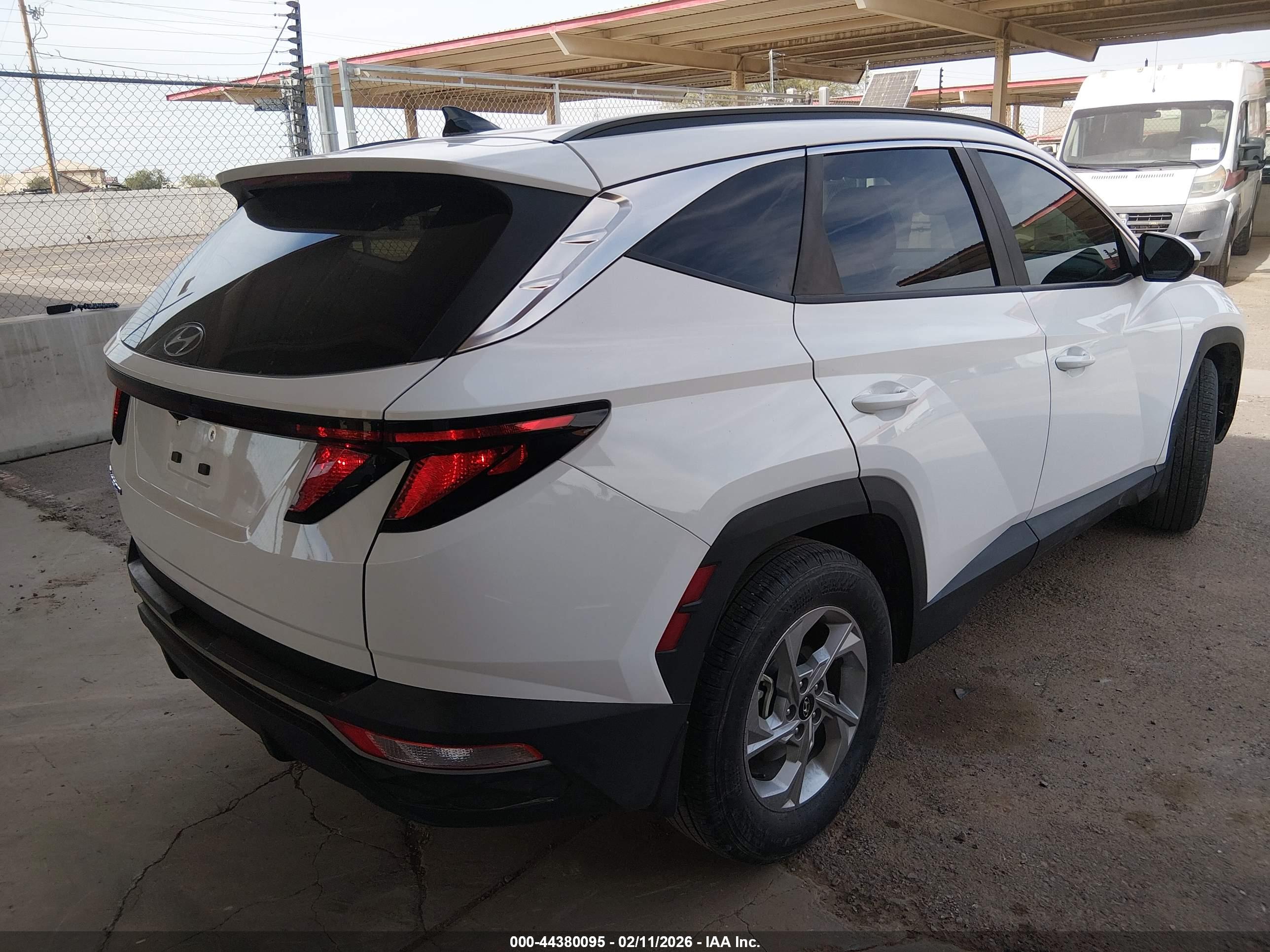 HYUNDAI TUCSON image 4