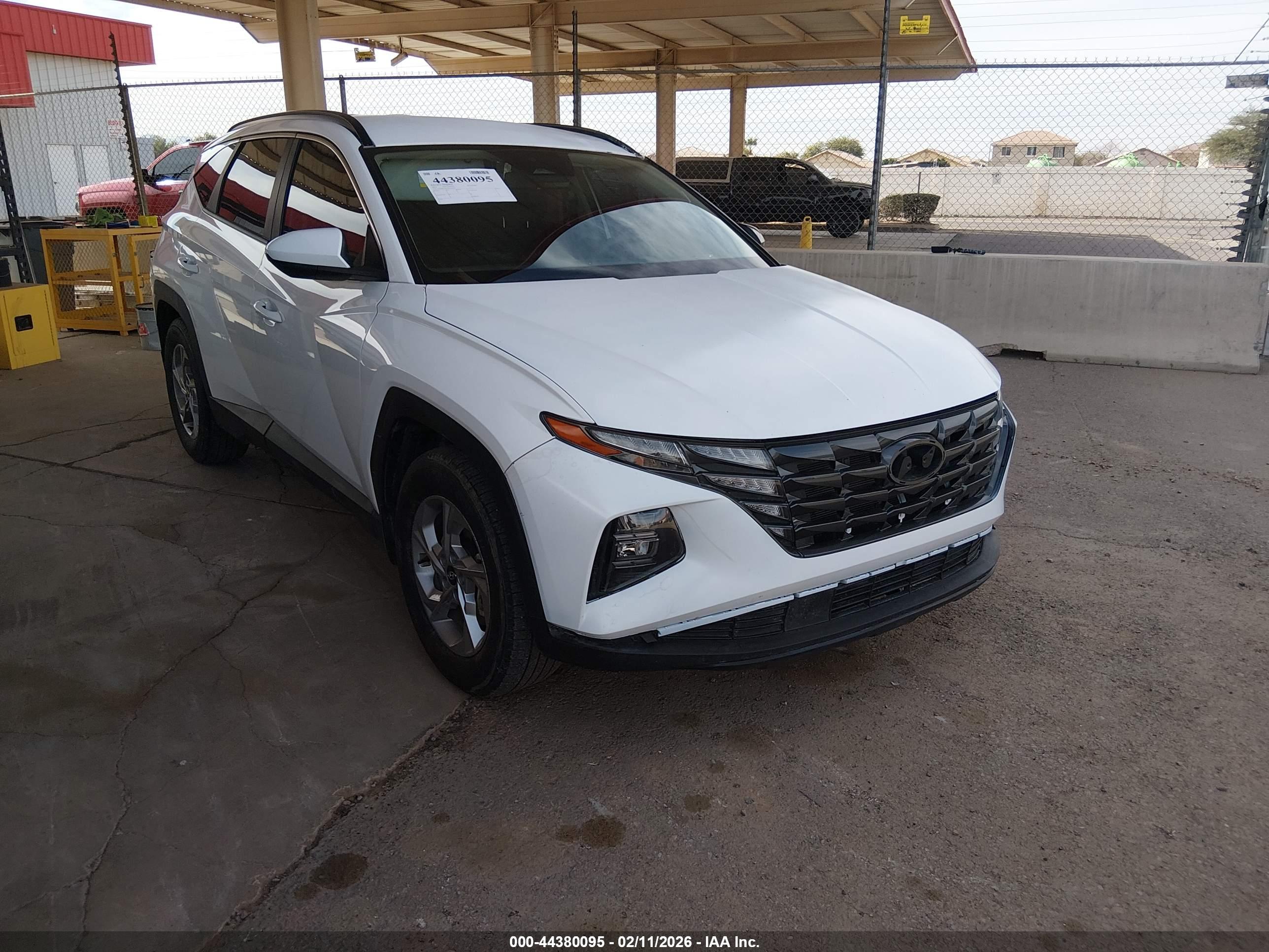 HYUNDAI TUCSON image 6