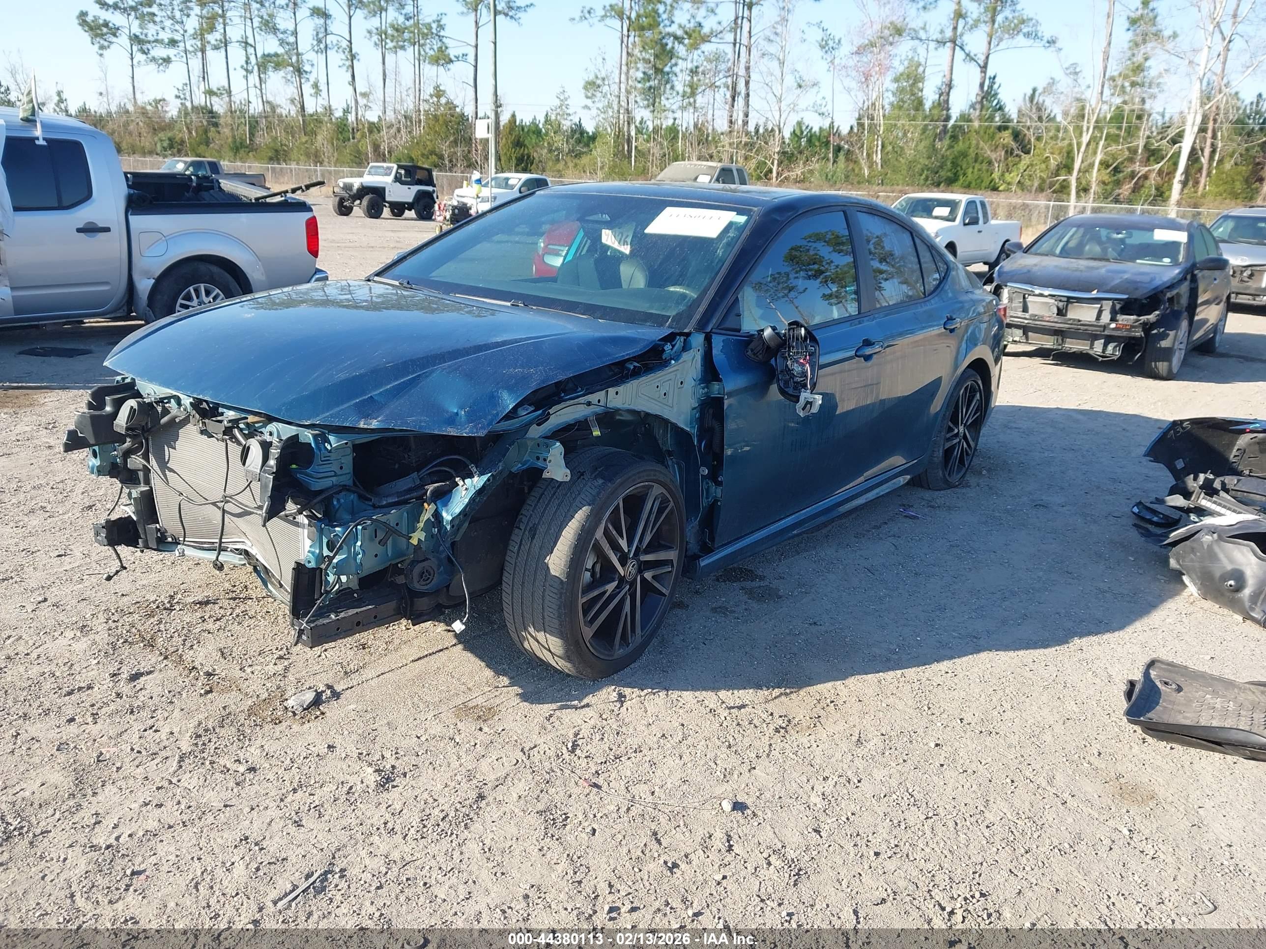 TOYOTA CAMRY image 2