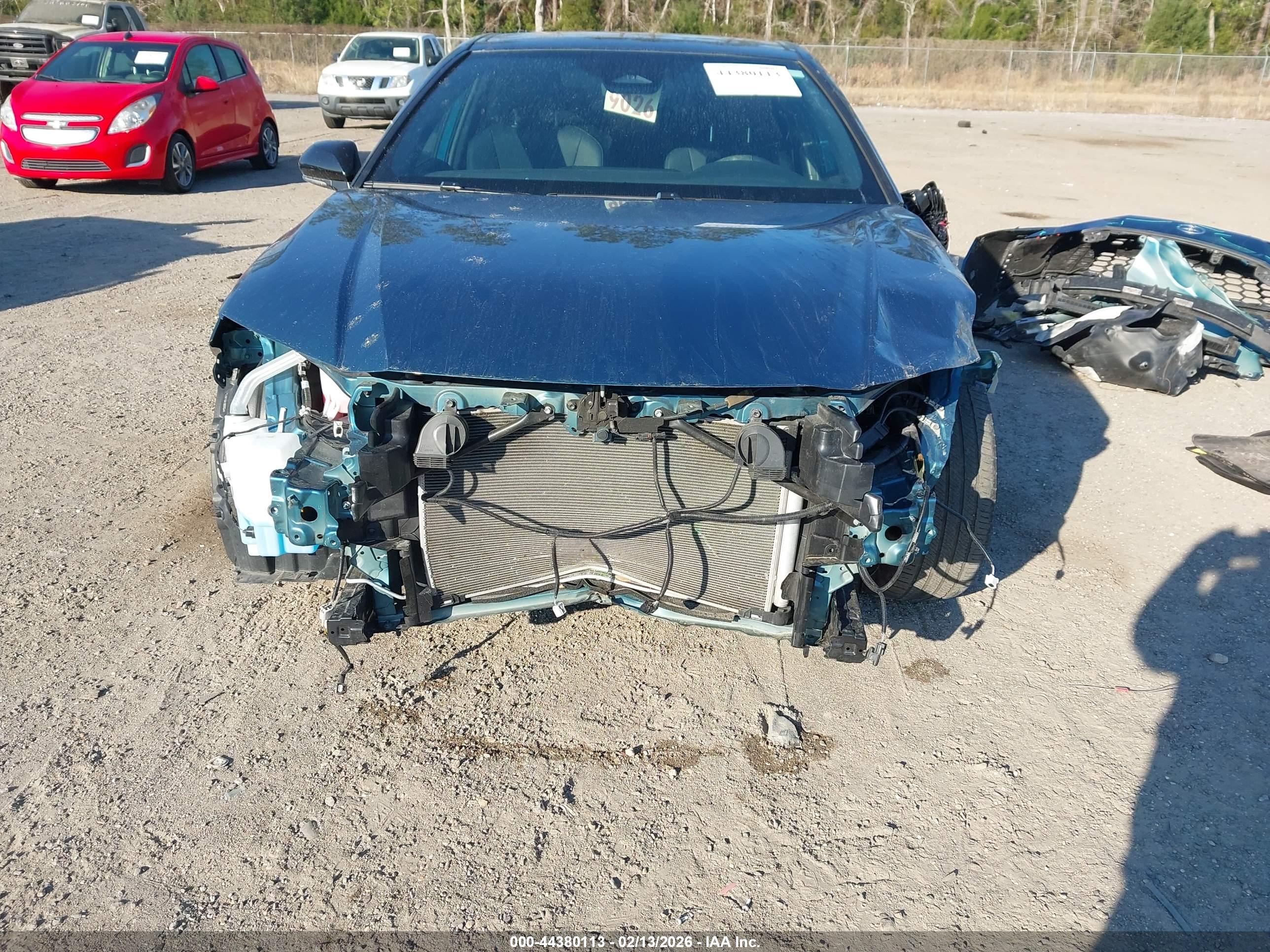 TOYOTA CAMRY image 6