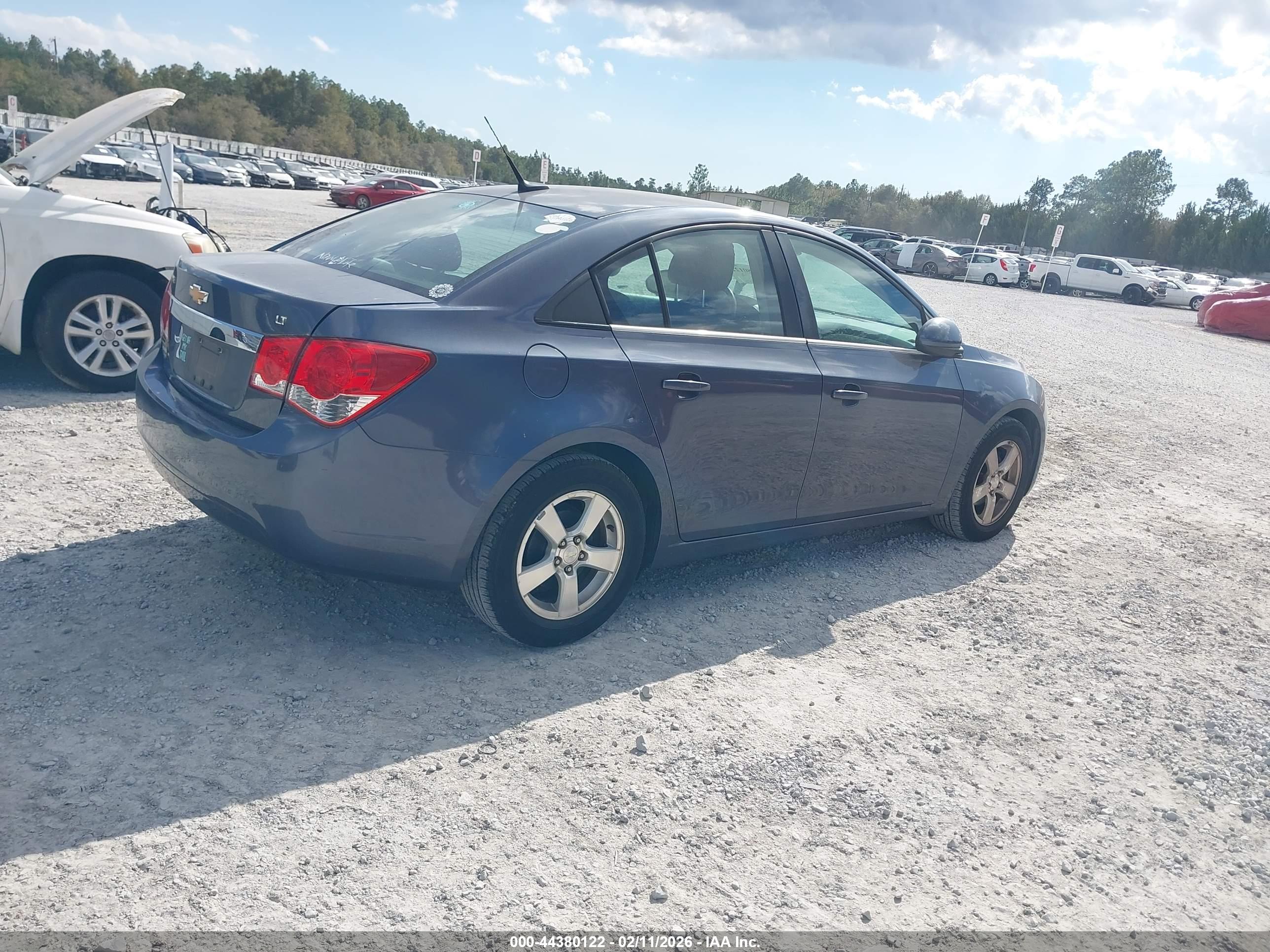 CHEVROLET CRUZE image 4