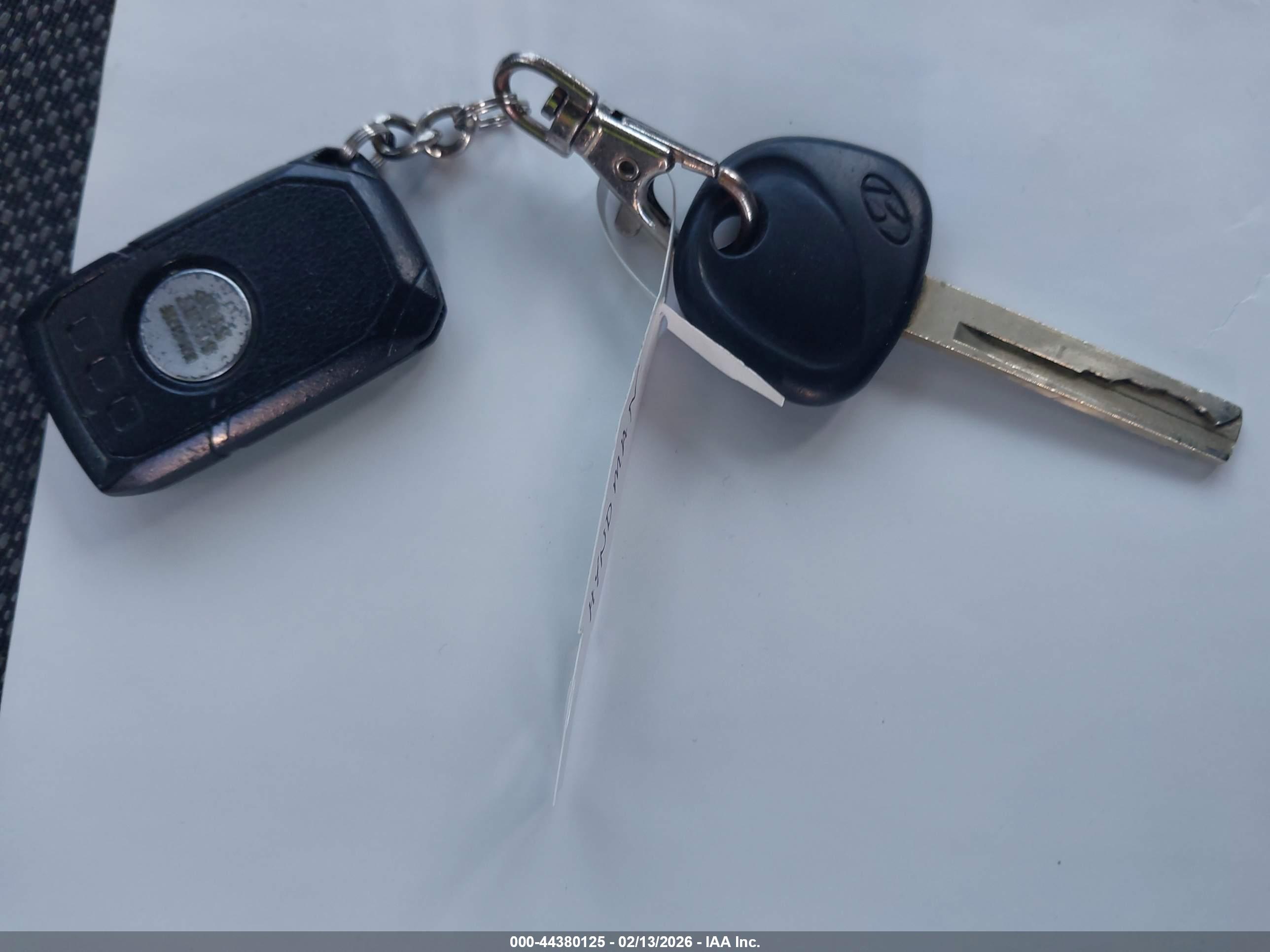 HYUNDAI ACCENT image 11