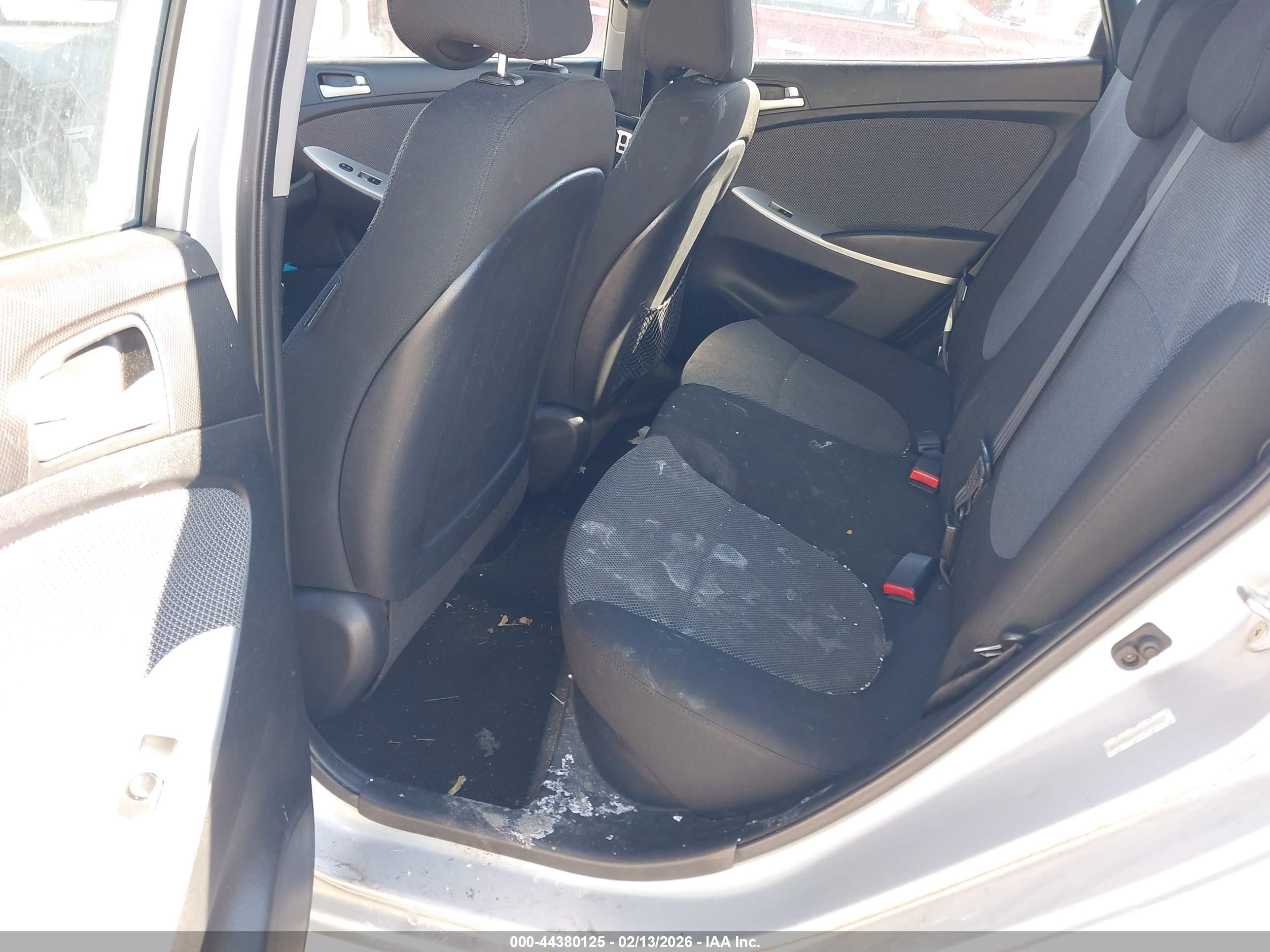 HYUNDAI ACCENT image 8