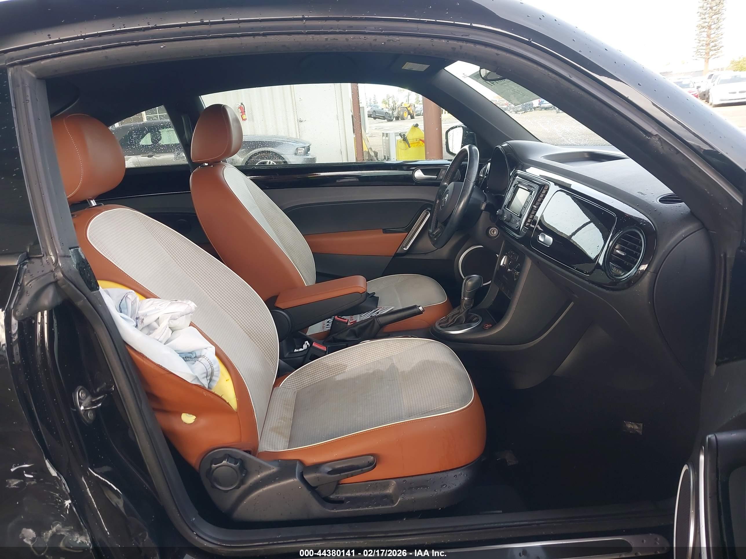 VOLKSWAGEN BEETLE image 5