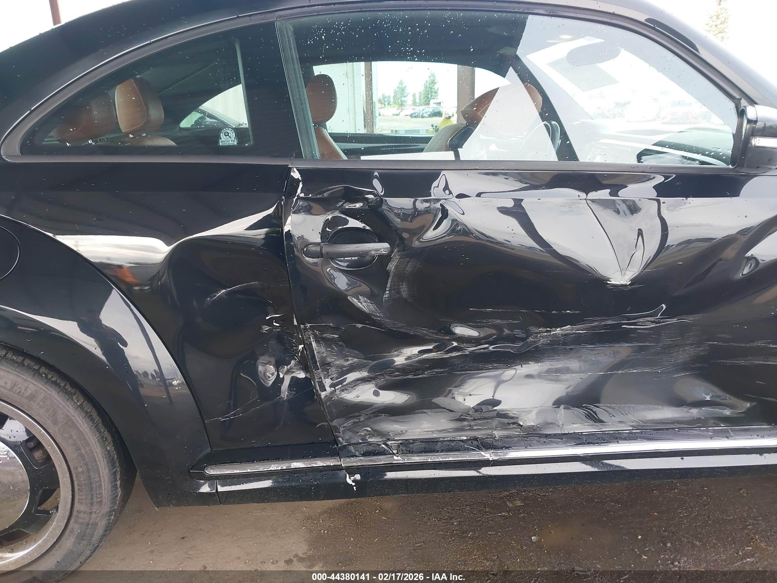 VOLKSWAGEN BEETLE image 6