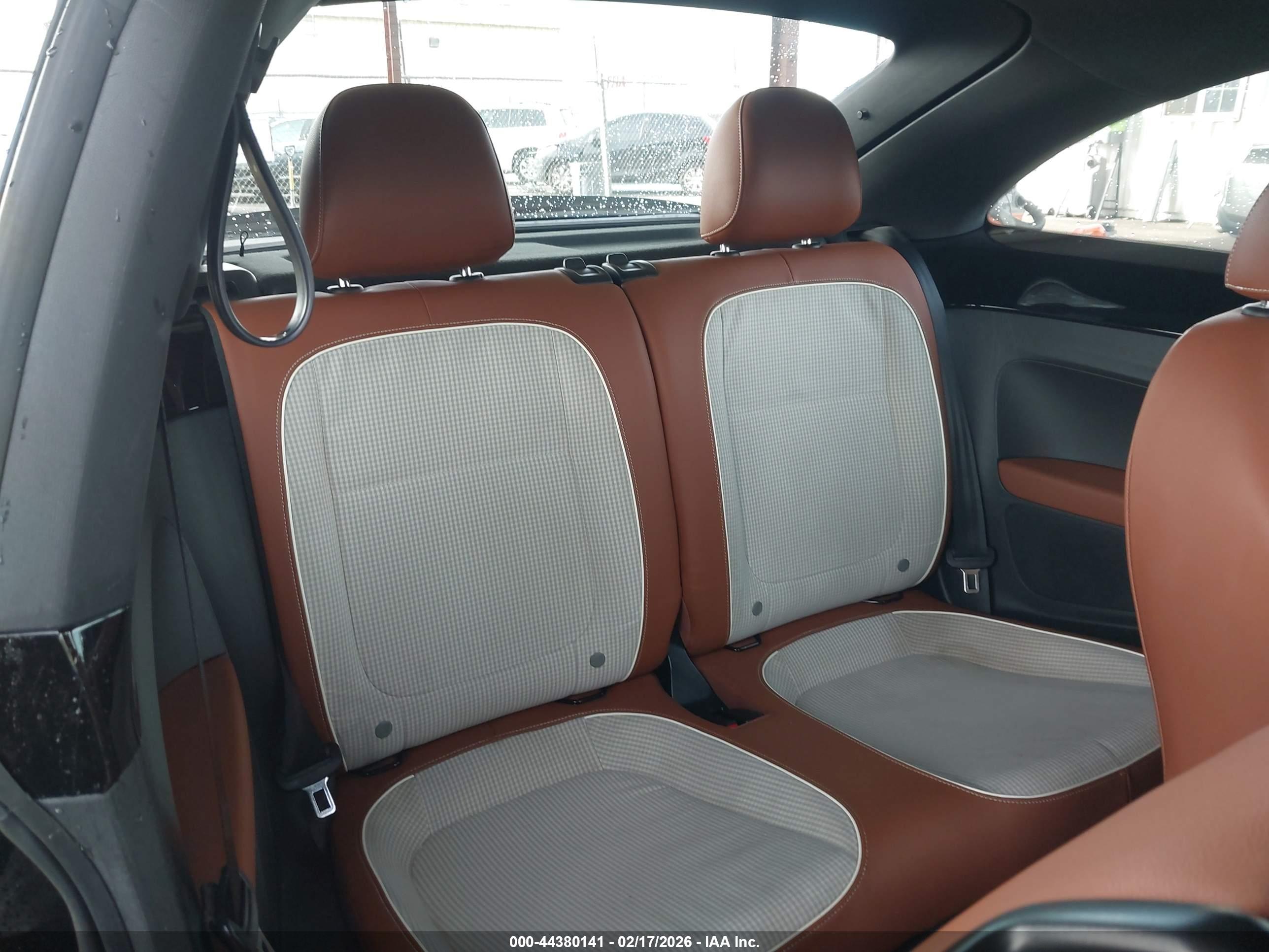 VOLKSWAGEN BEETLE image 8